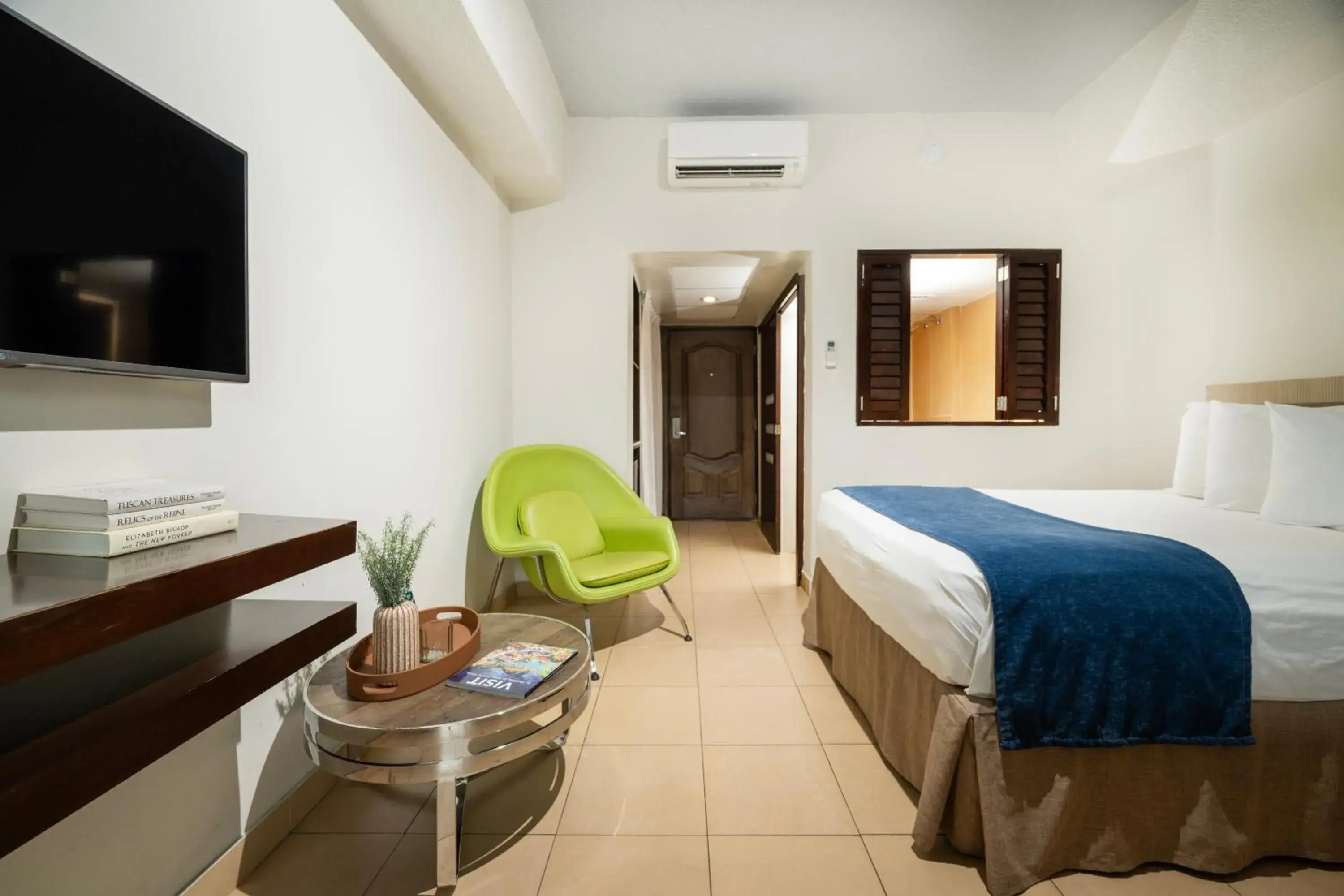 Bed in Windward Passage Hotel Bed in Windward Passage Hotel