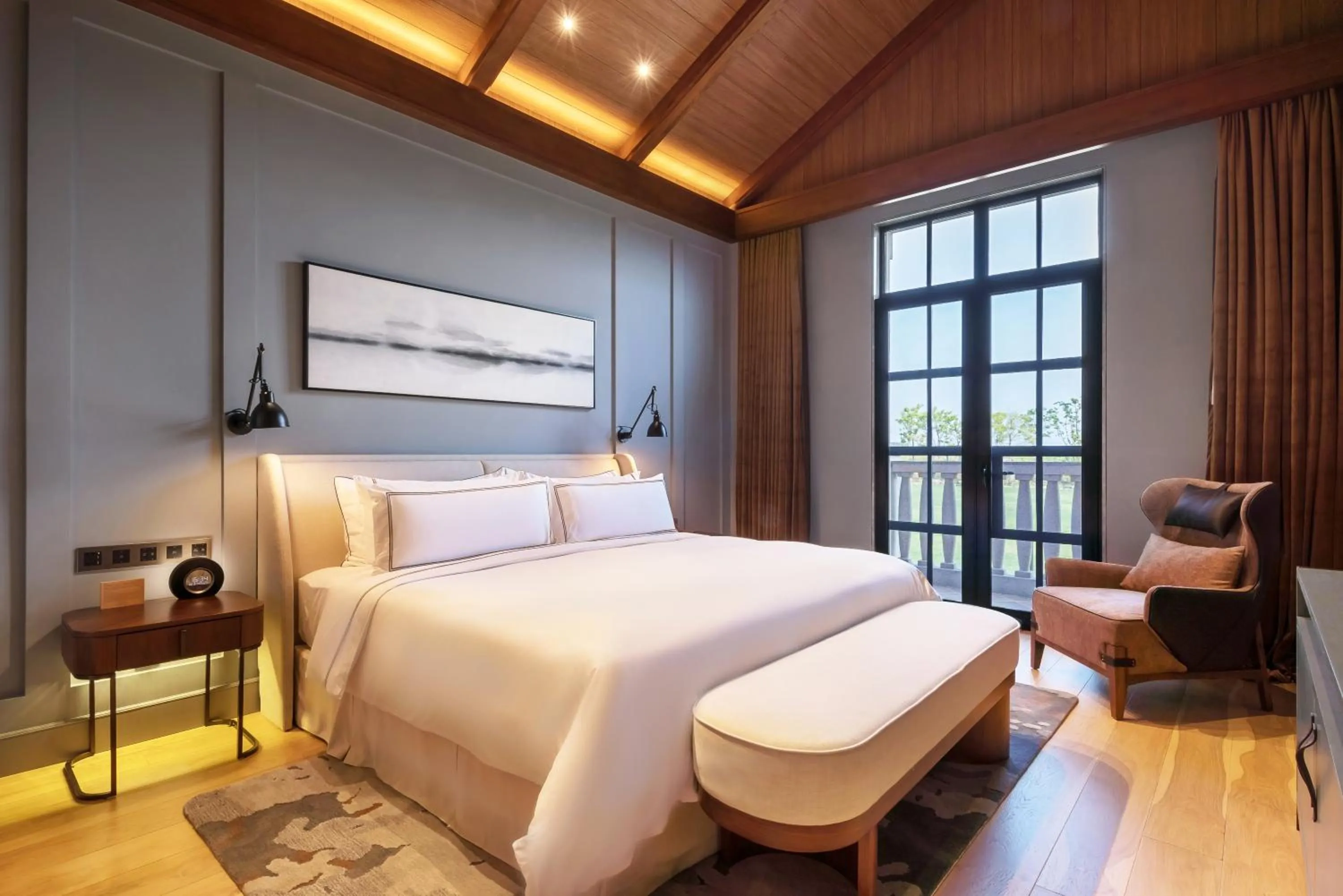 Bed in Melia Shanghai Parkside