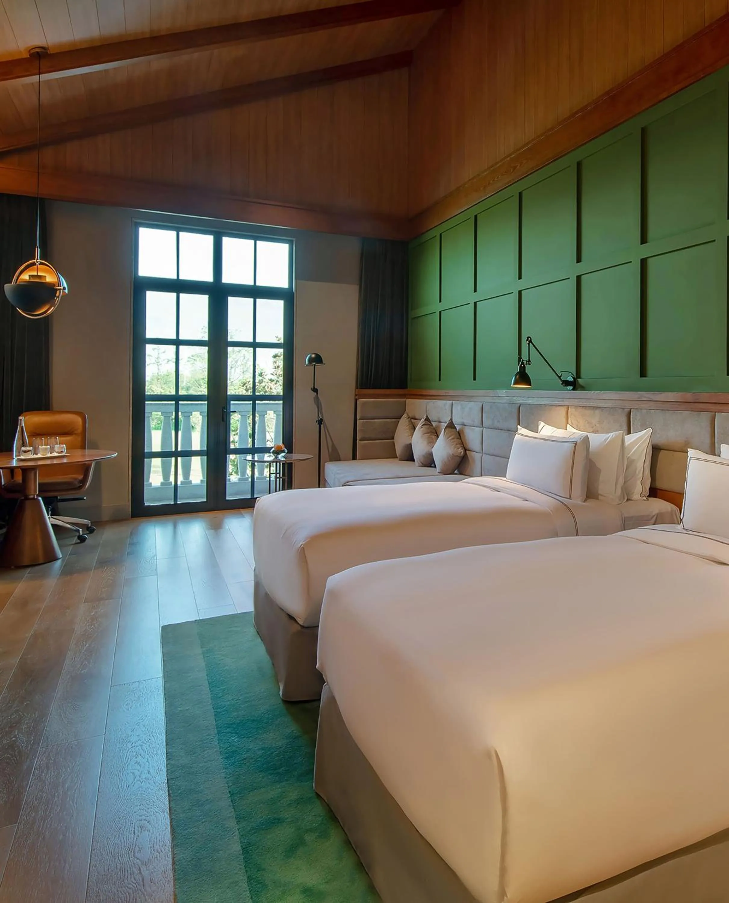 Property building, Bed in Meliá Shanghai Parkside