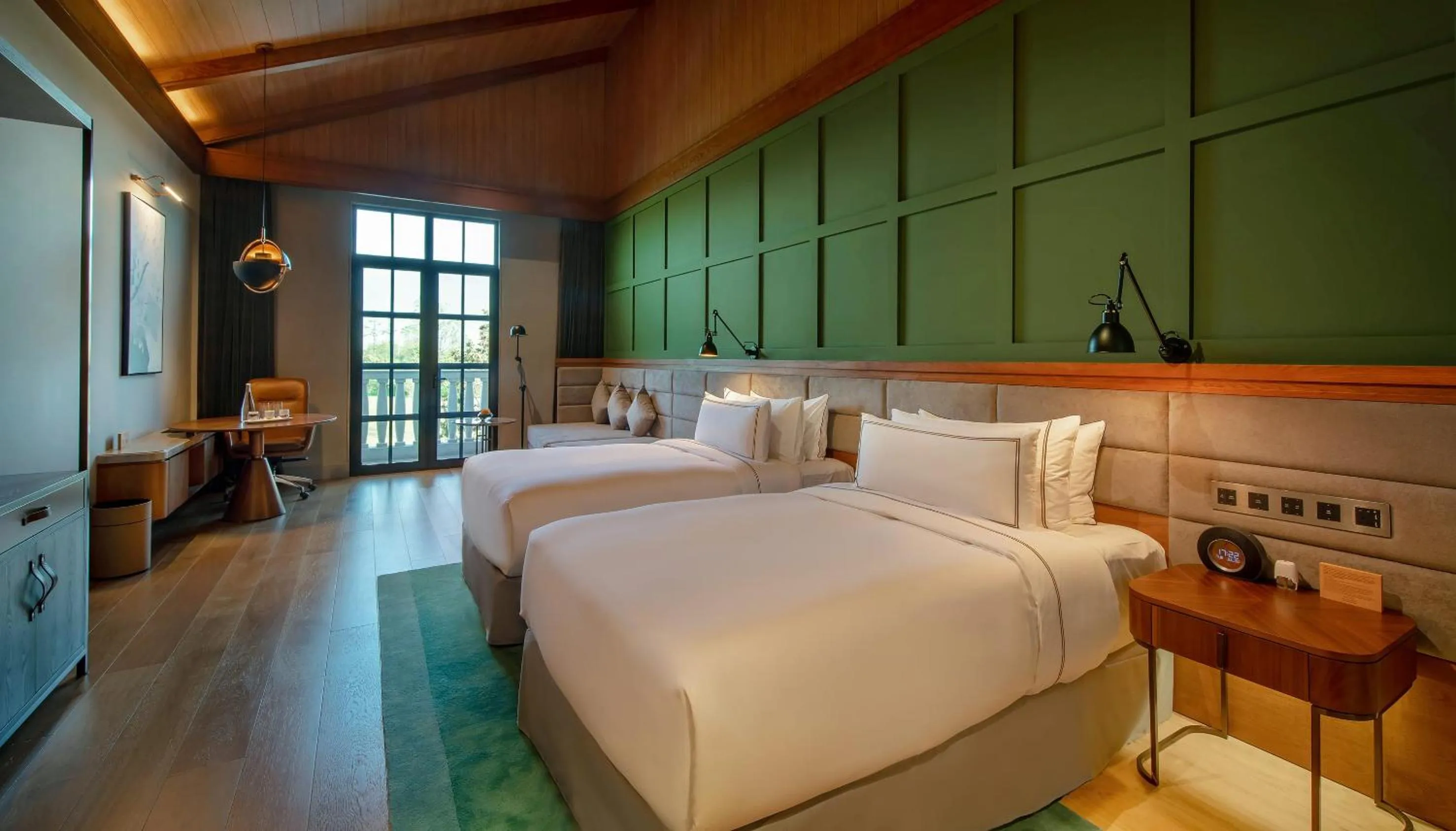 Bed in Meliá Shanghai Parkside