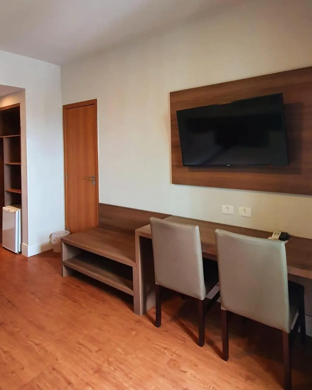 Communal lounge/ TV room in Costa Mar Recife Hotel by Atlantica