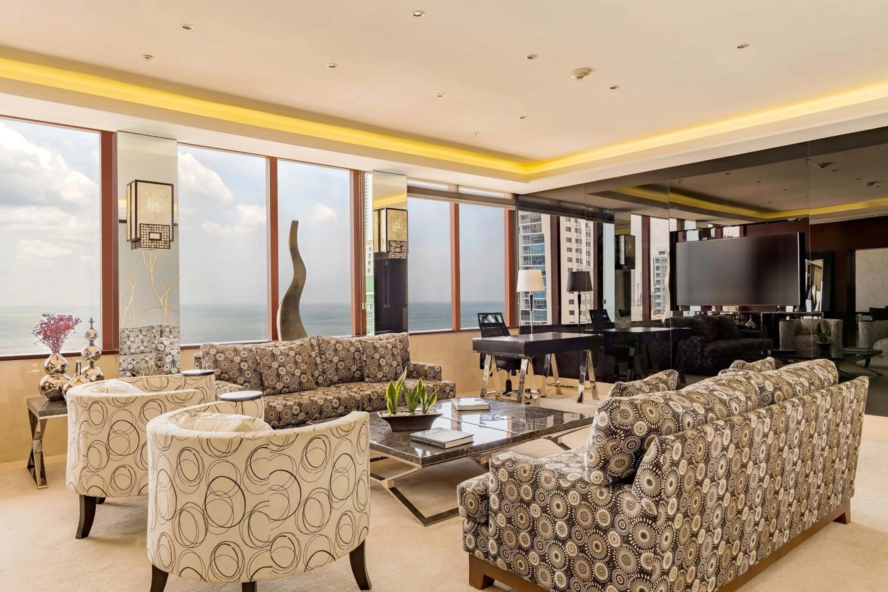 Living room in Sheraton Grand Panama