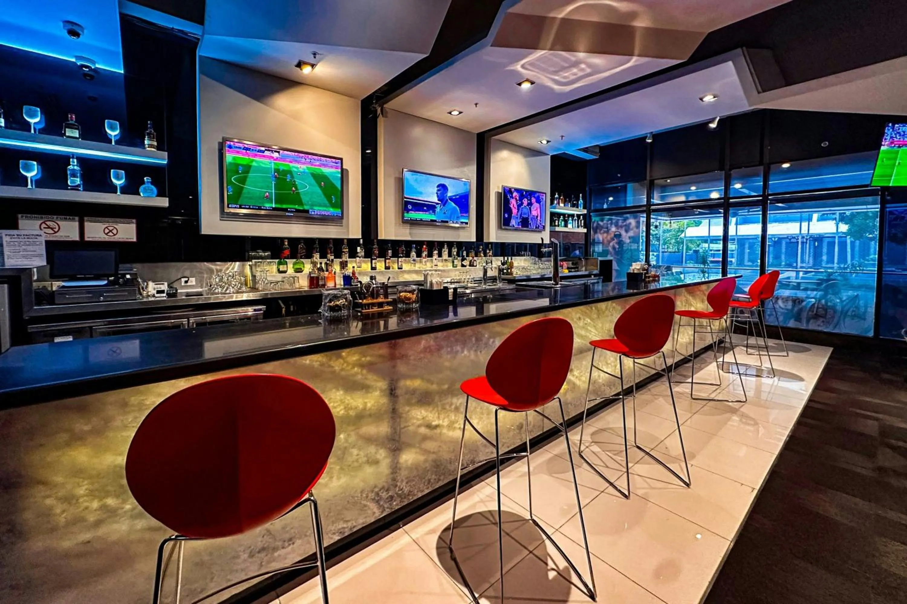 Restaurant/places to eat in Sheraton Grand Panama