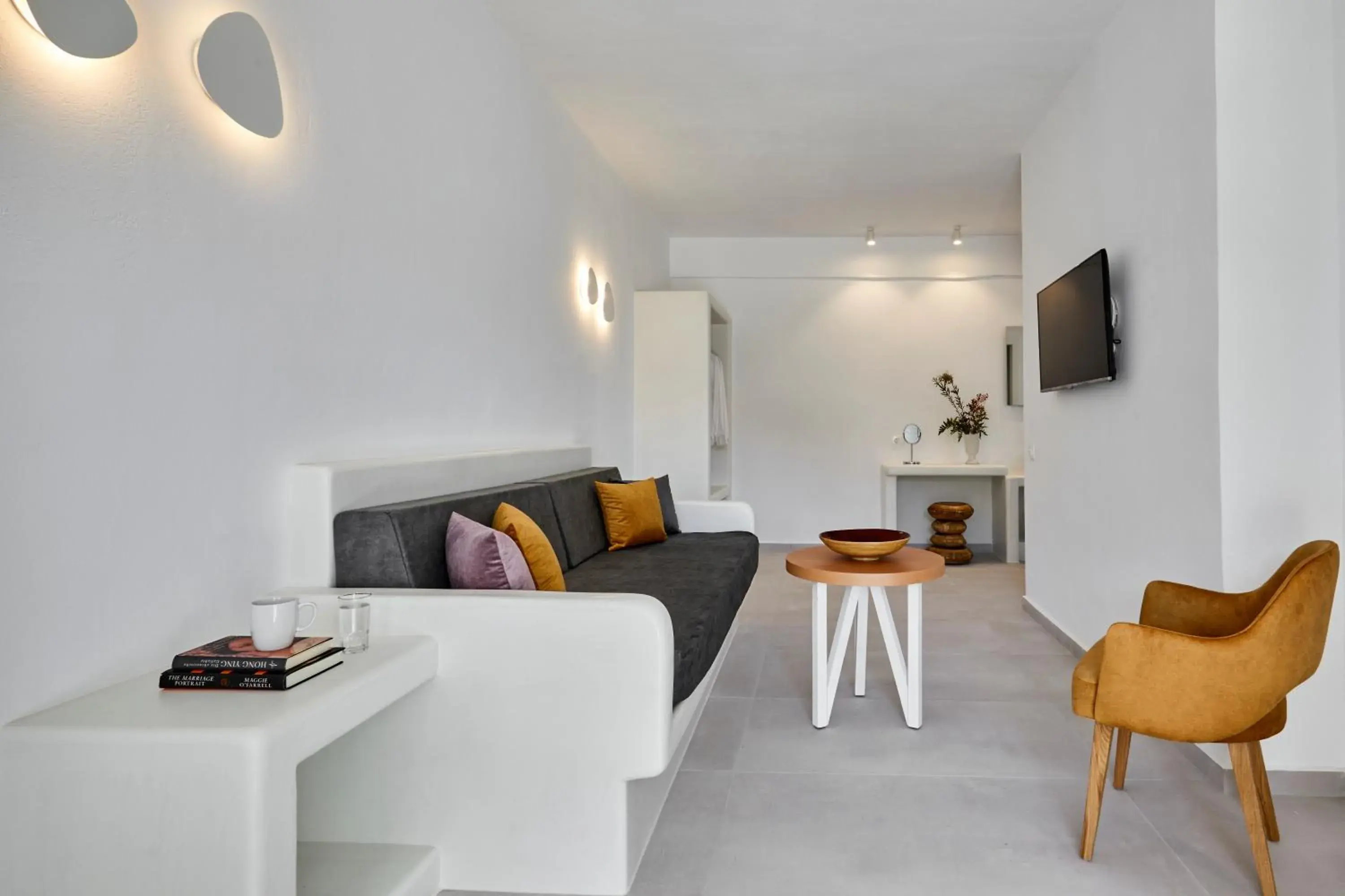 TV and multimedia in Anchor Suites TV and multimedia in Anchor Suites