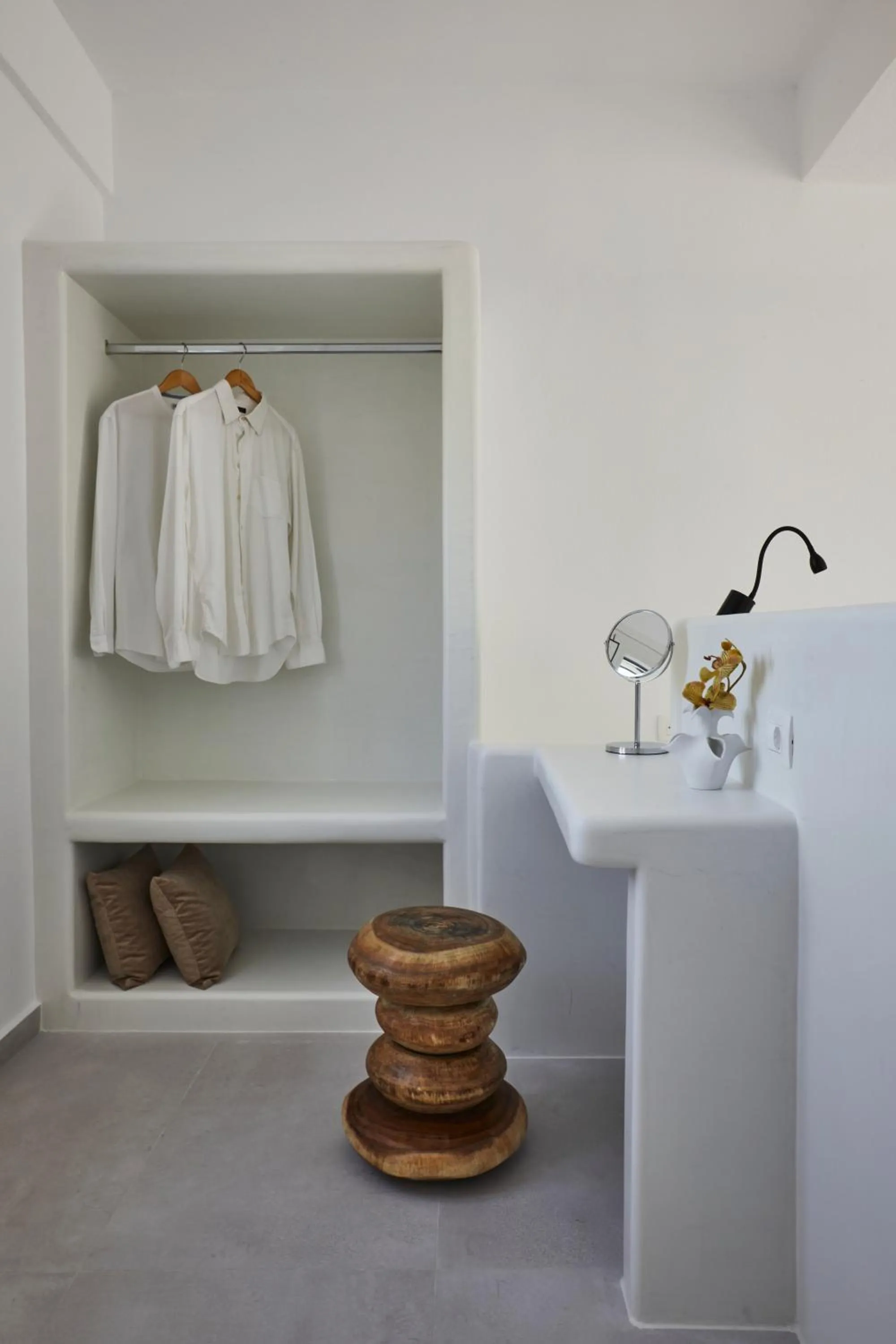 wardrobe in Anchor Suites