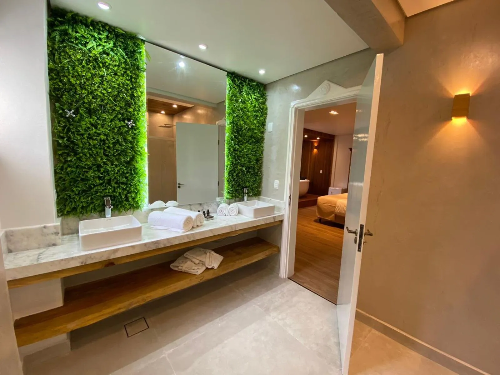 Bathroom, Bed in Pousada Dom Alfredo José