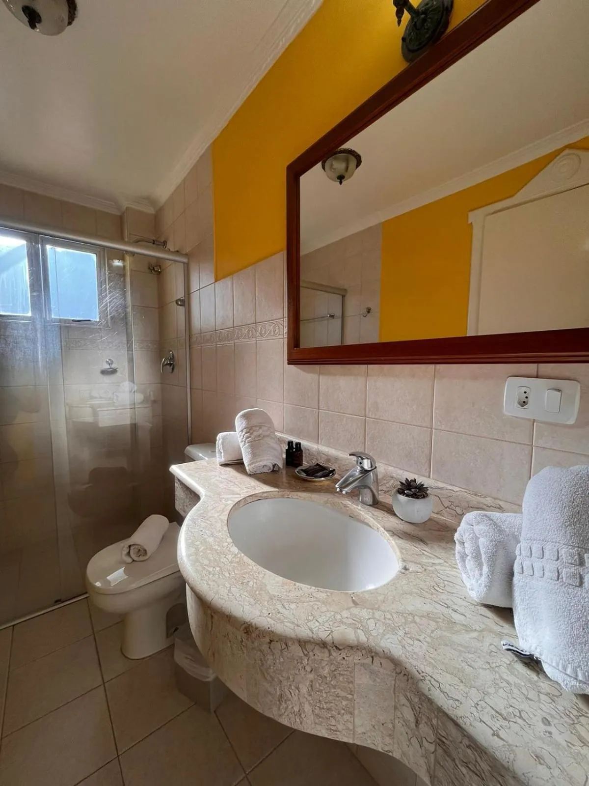 Shower in Pousada Dom Alfredo José