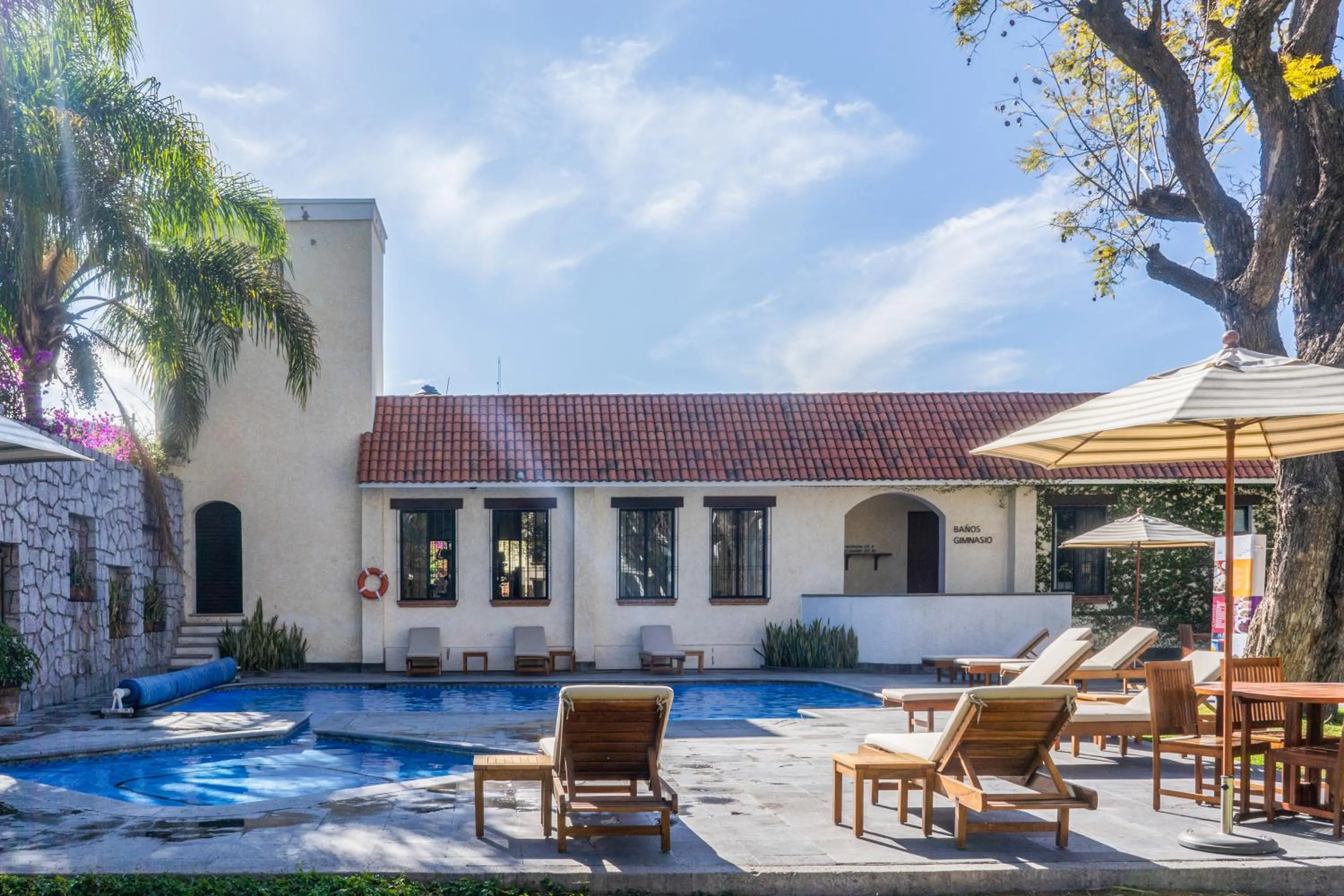 Swimming pool in Hotel Flamingo Inn