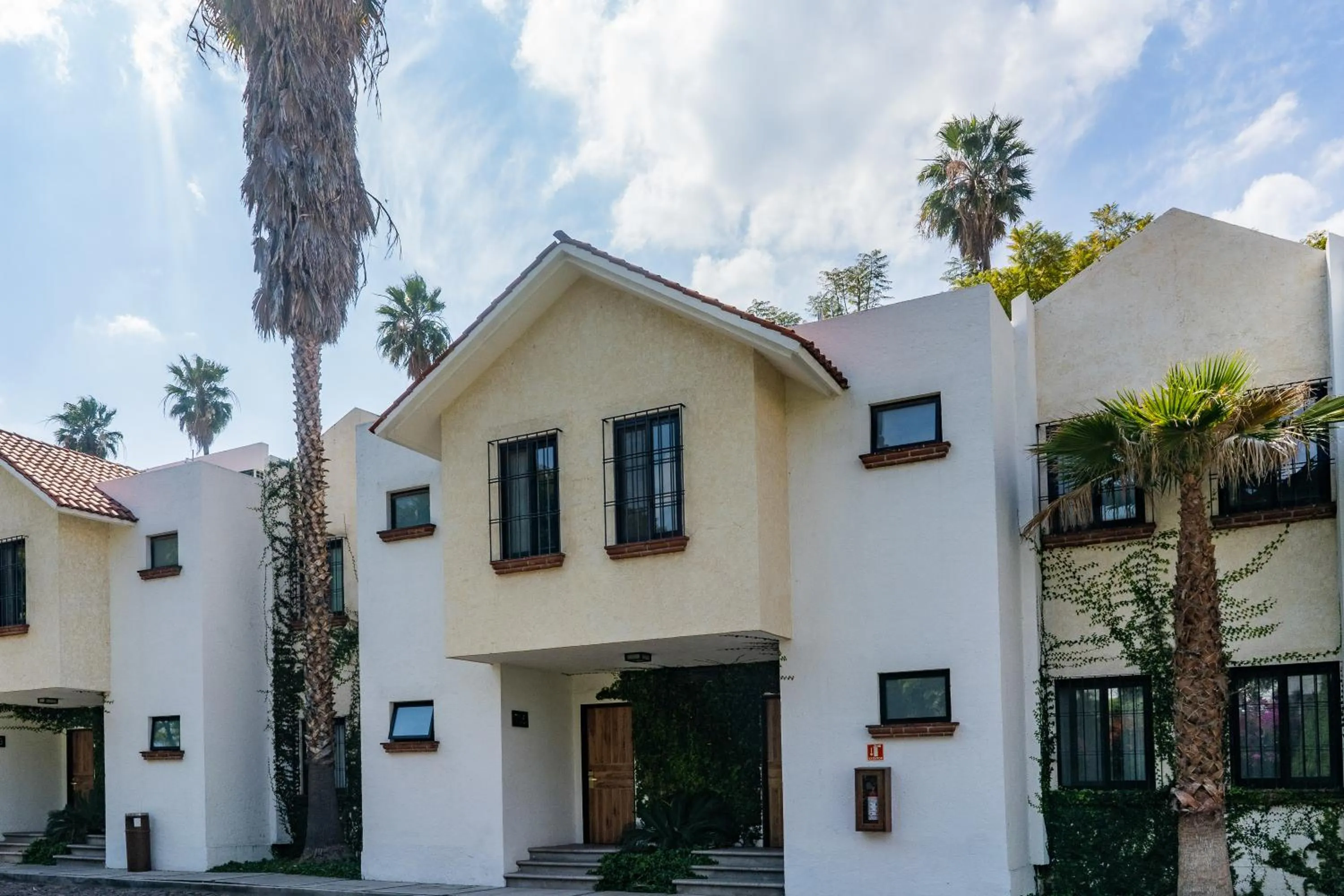 Property building in Hotel Flamingo Inn
