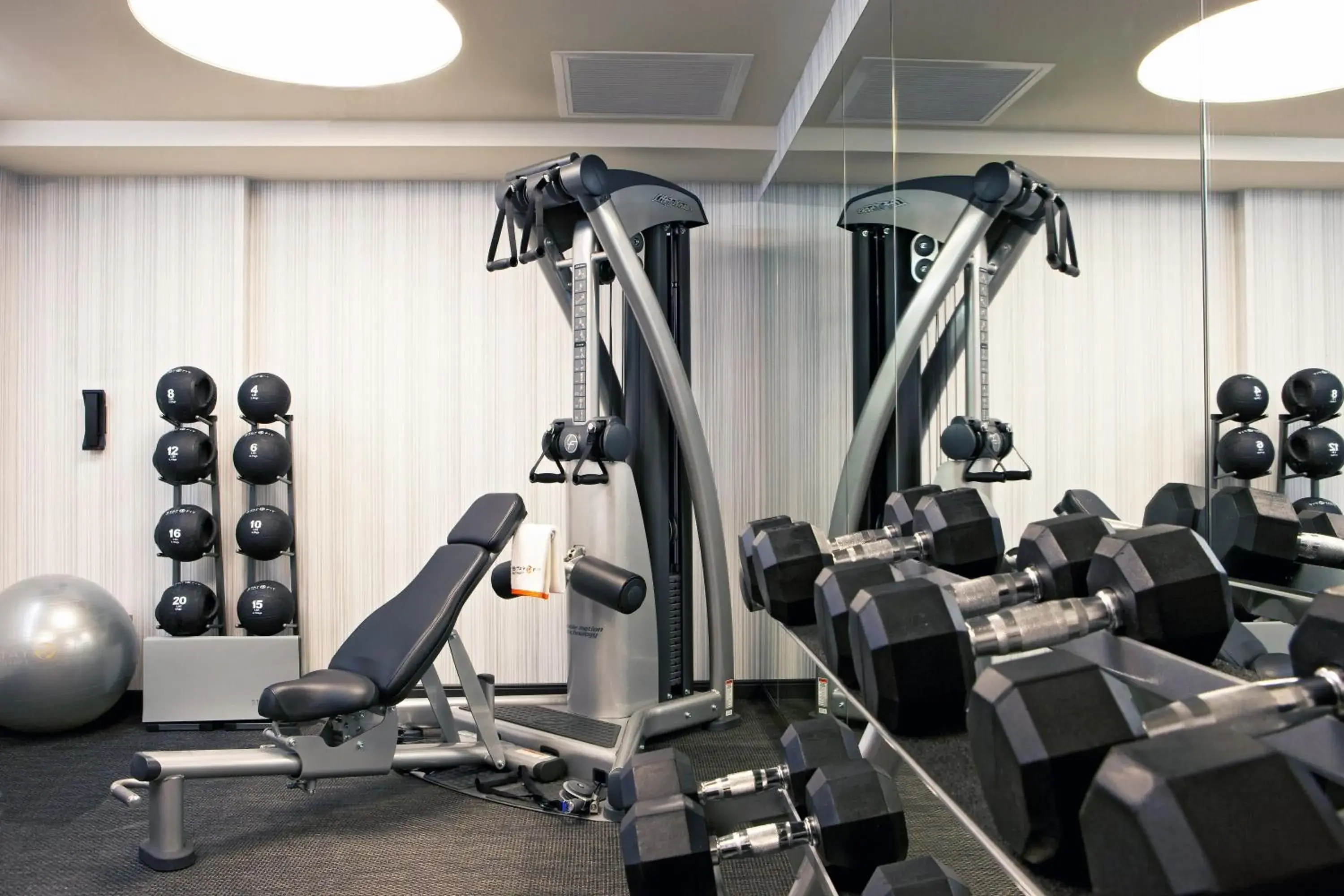 Fitness centre/facilities in Hotel 48LEX New York Fitness centre/facilities in Hotel 48LEX New York