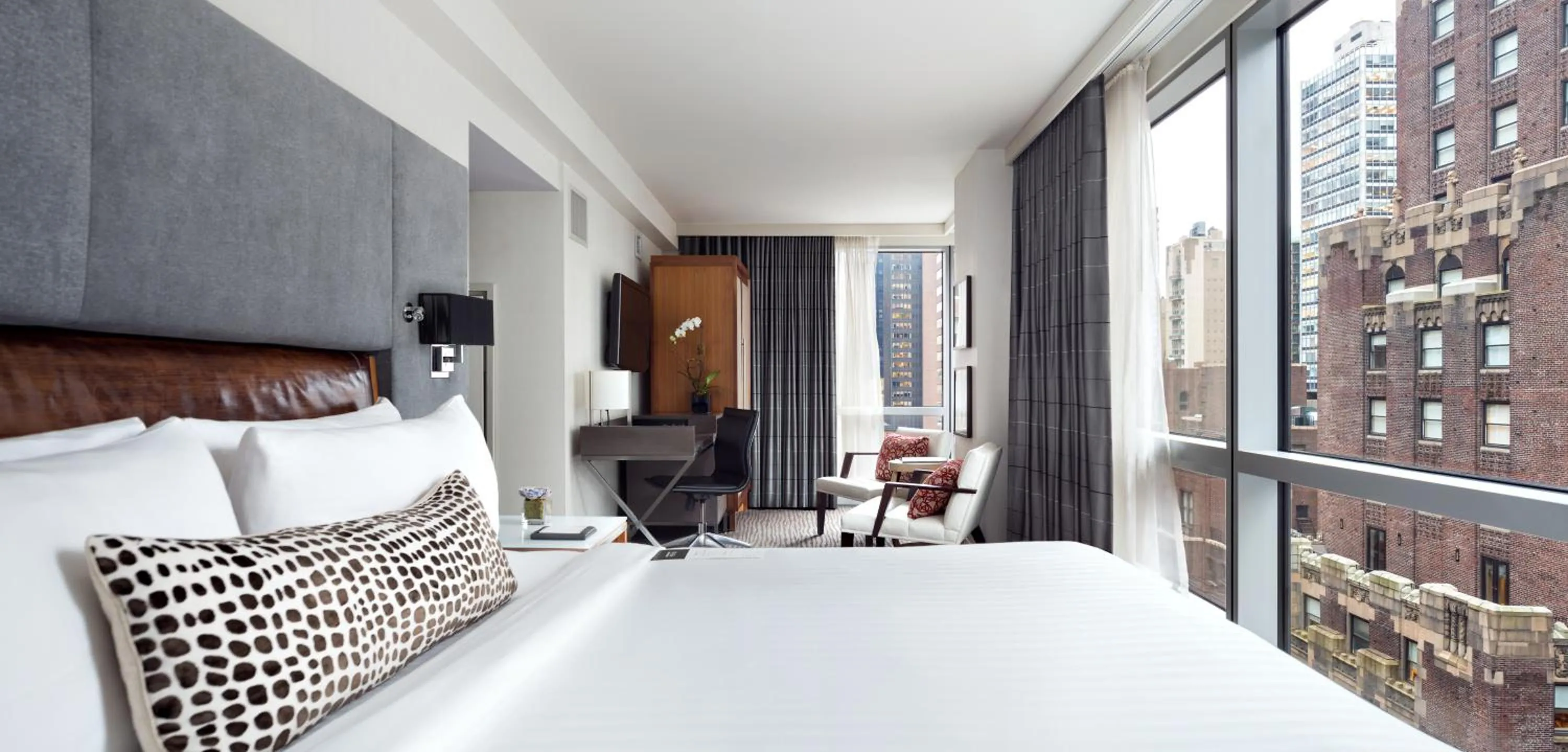 Photo of the whole room, Bed in Hotel 48LEX New York