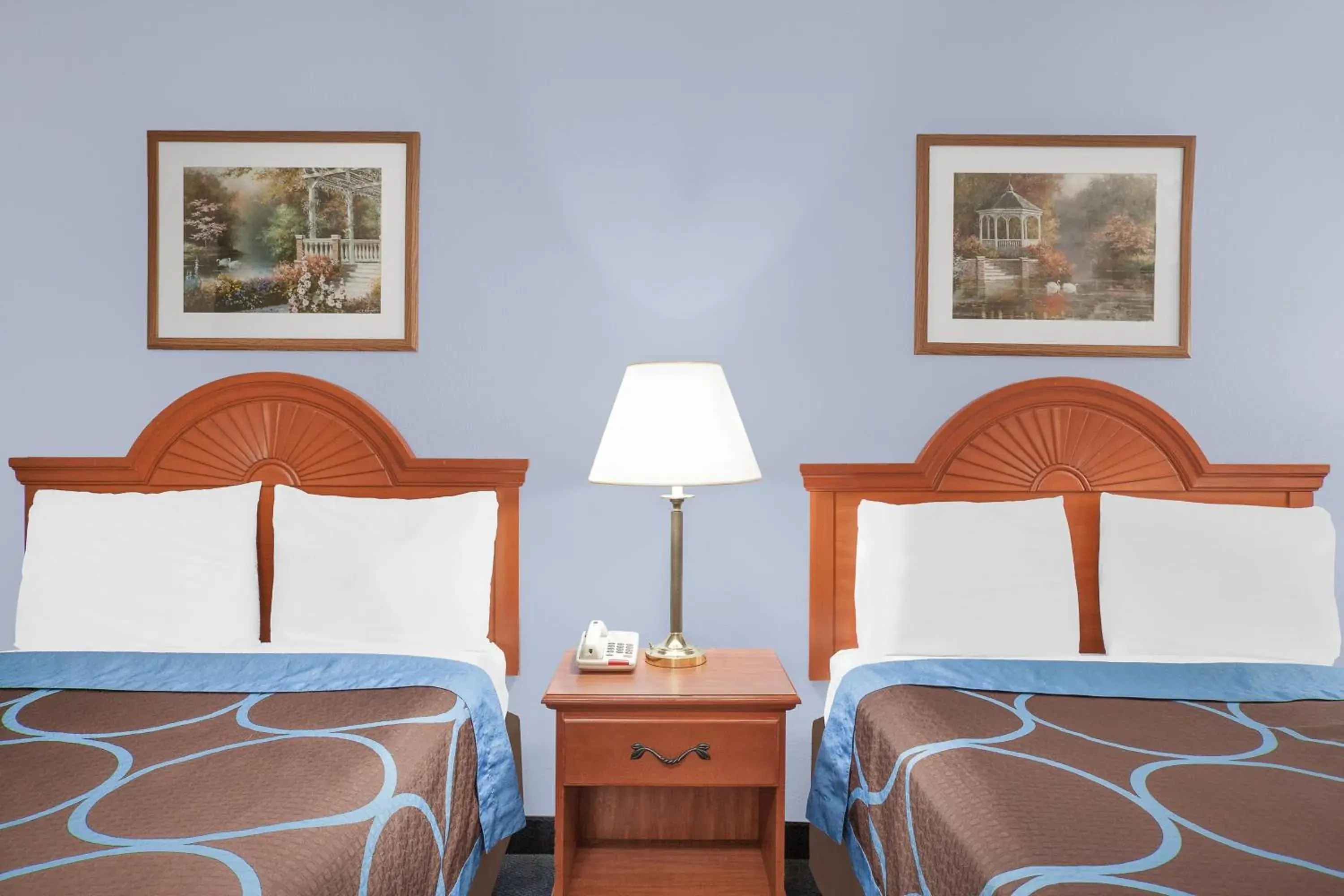 Double Room with Two Double Beds - Non-Smoking in Super 8 by Wyndham Middletown Double Room with Two Double Beds - Non-Smoking in Super 8 by Wyndham Middletown