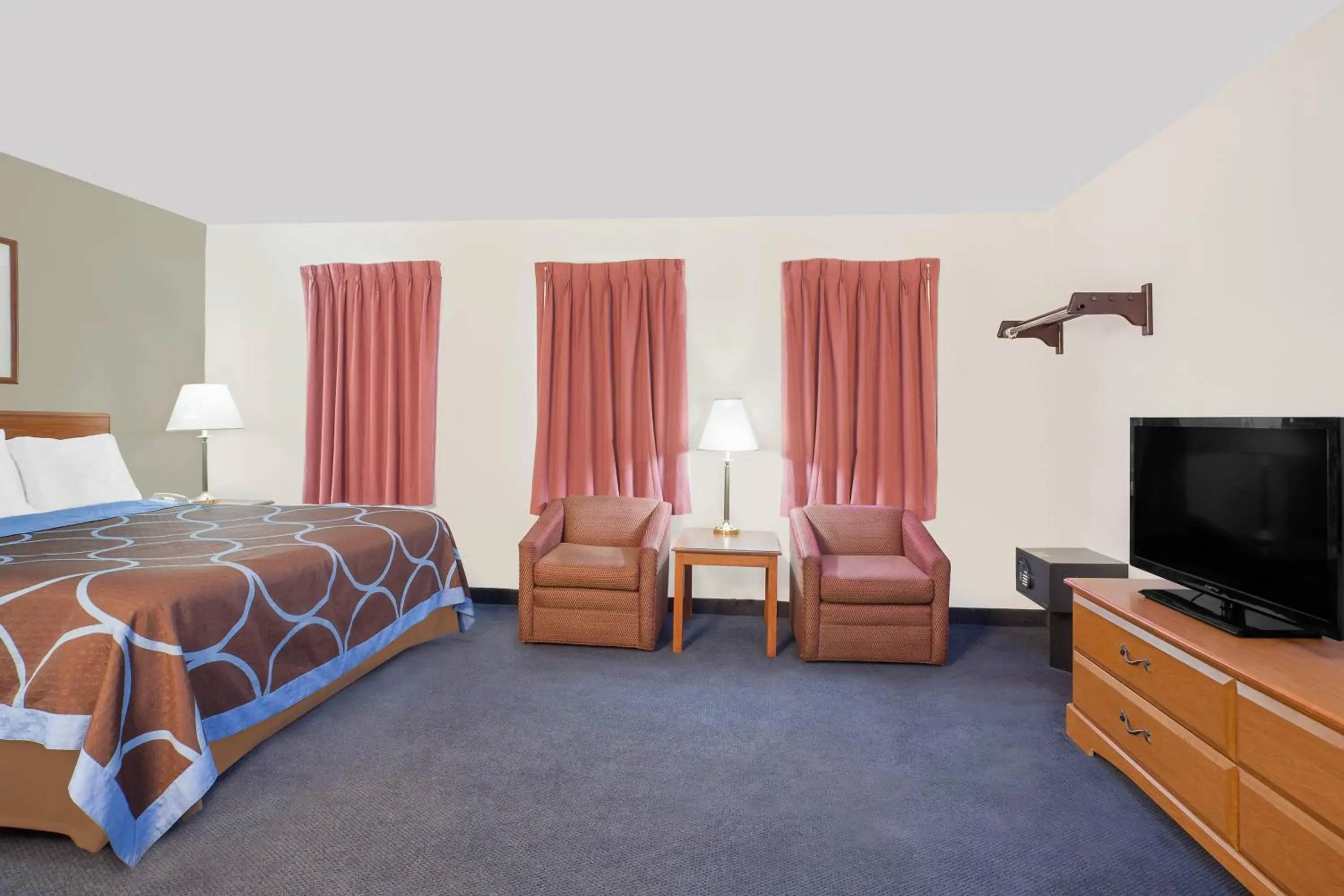 Bed in Super 8 by Wyndham Middletown Bed in Super 8 by Wyndham Middletown