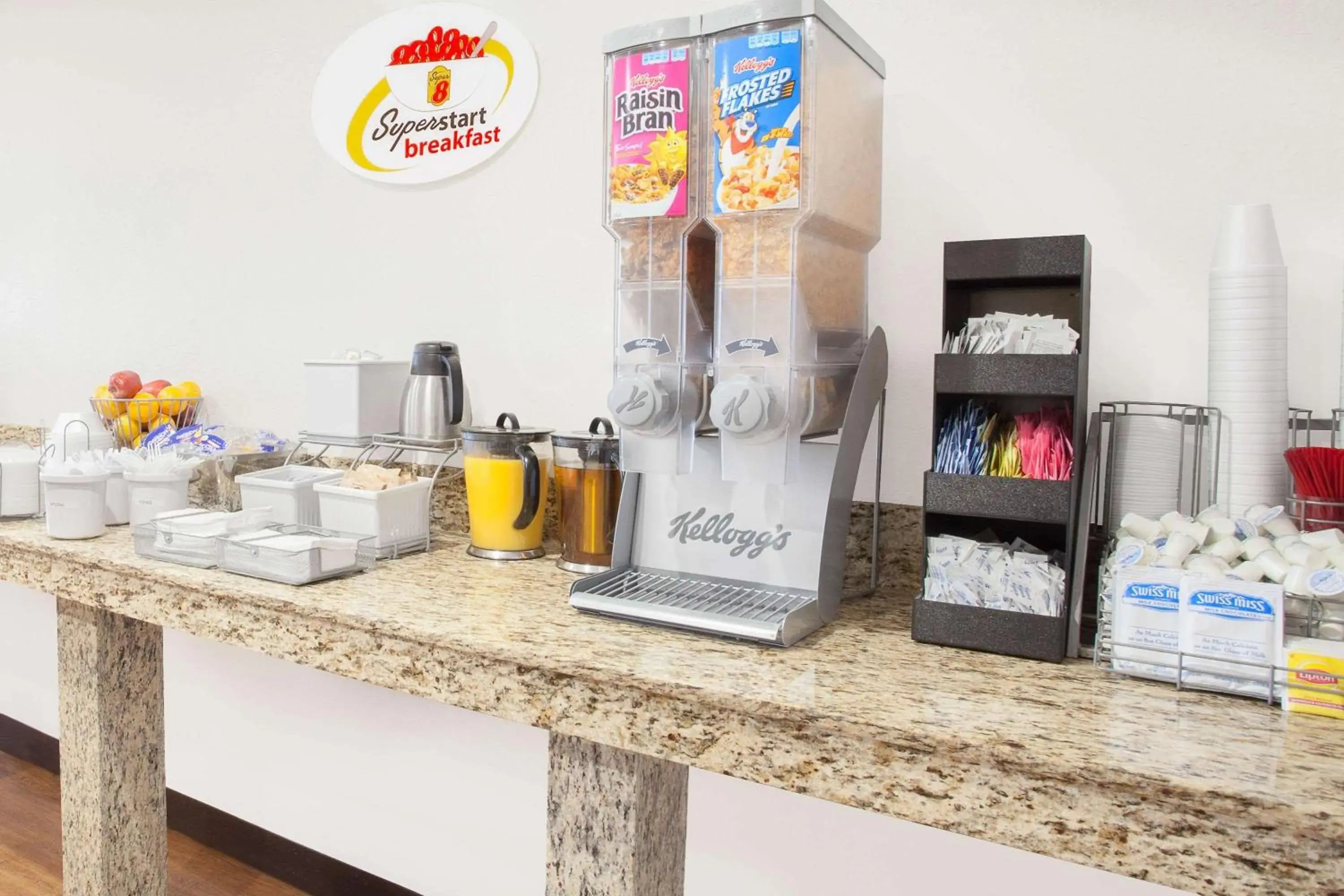 Restaurant/places to eat in Super 8 by Wyndham Middletown Restaurant/places to eat in Super 8 by Wyndham Middletown