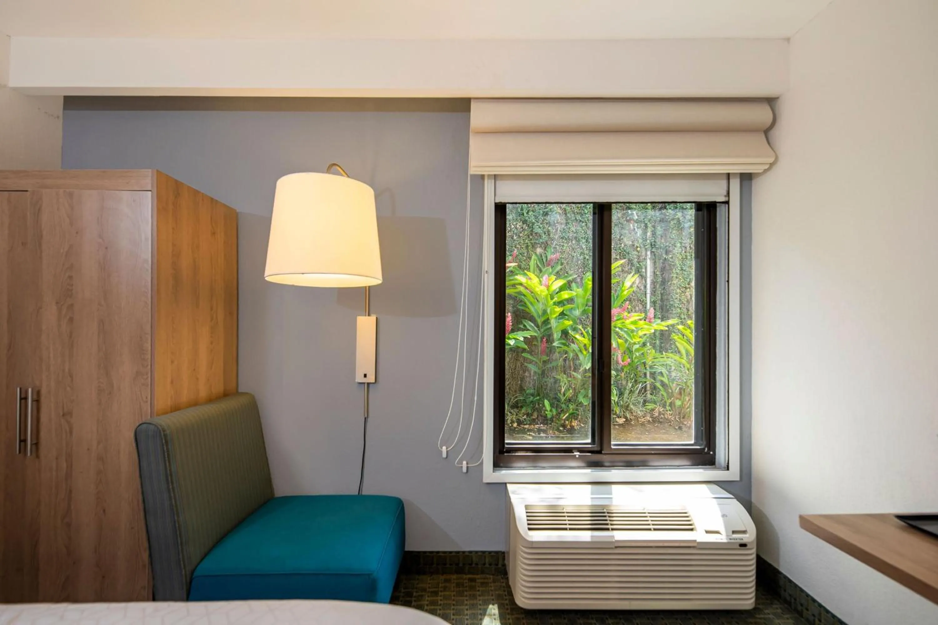 Photo of the whole room, Bed in Holiday Inn Express San Jose Costa Rica Airport by IHG