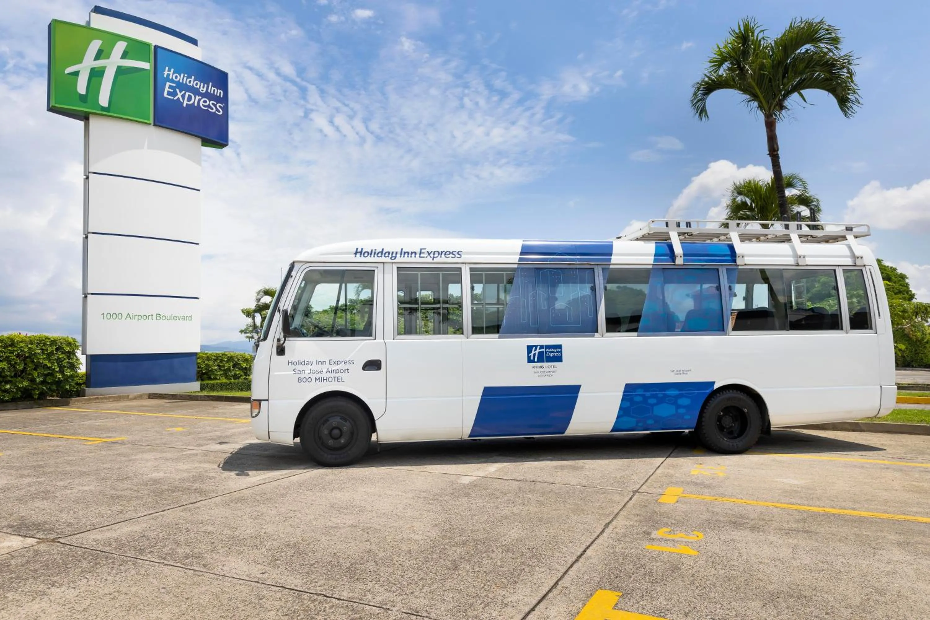 Lobby or reception in Holiday Inn Express San Jose Costa Rica Airport by IHG