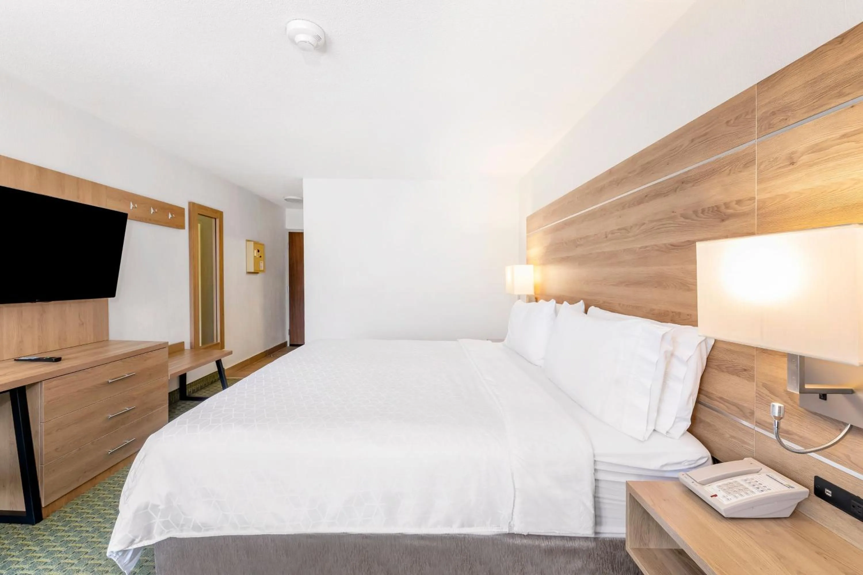 Photo of the whole room, Bed in Holiday Inn Express San Jose Costa Rica Airport by IHG