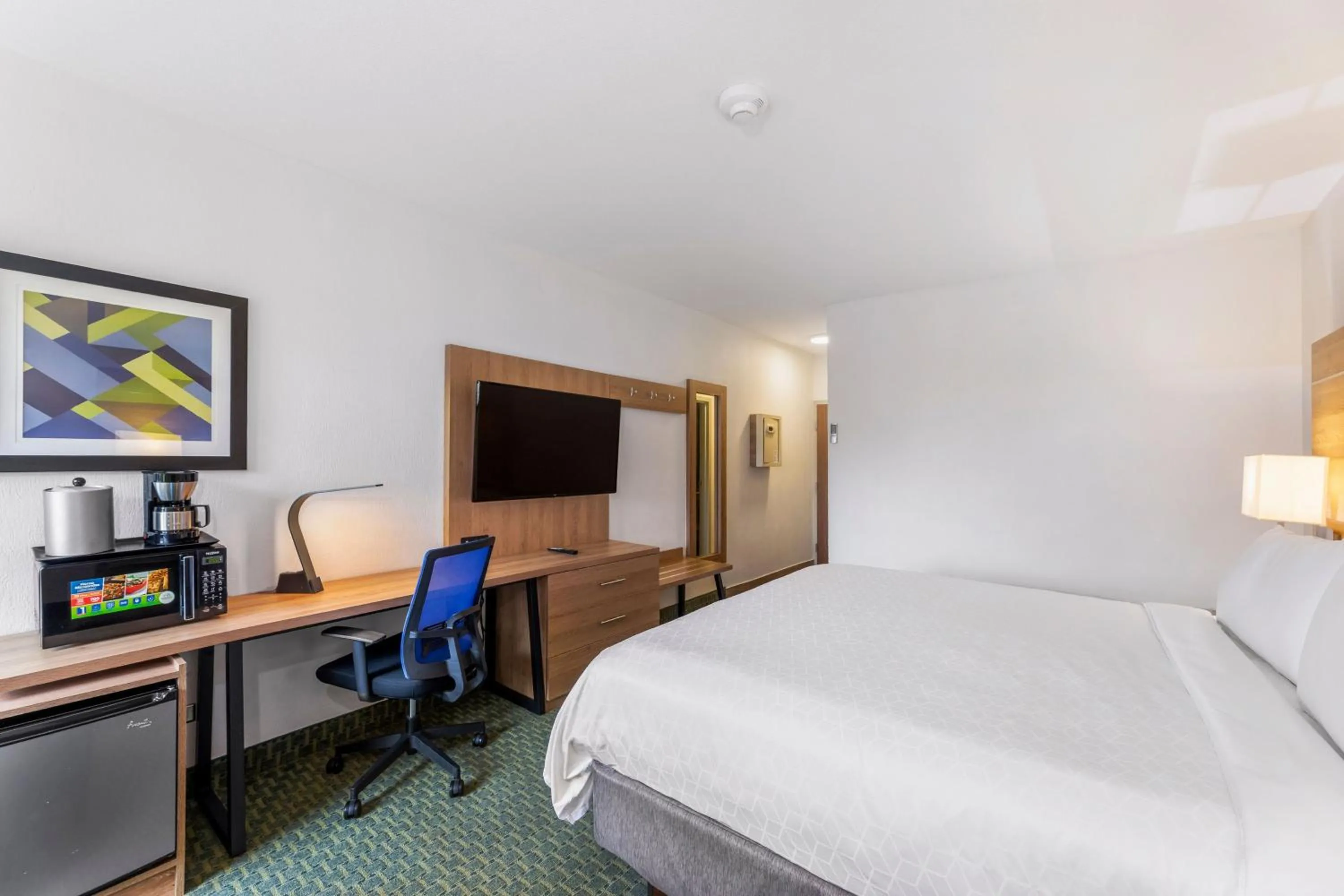 Photo of the whole room, Bed in Holiday Inn Express San Jose Costa Rica Airport by IHG