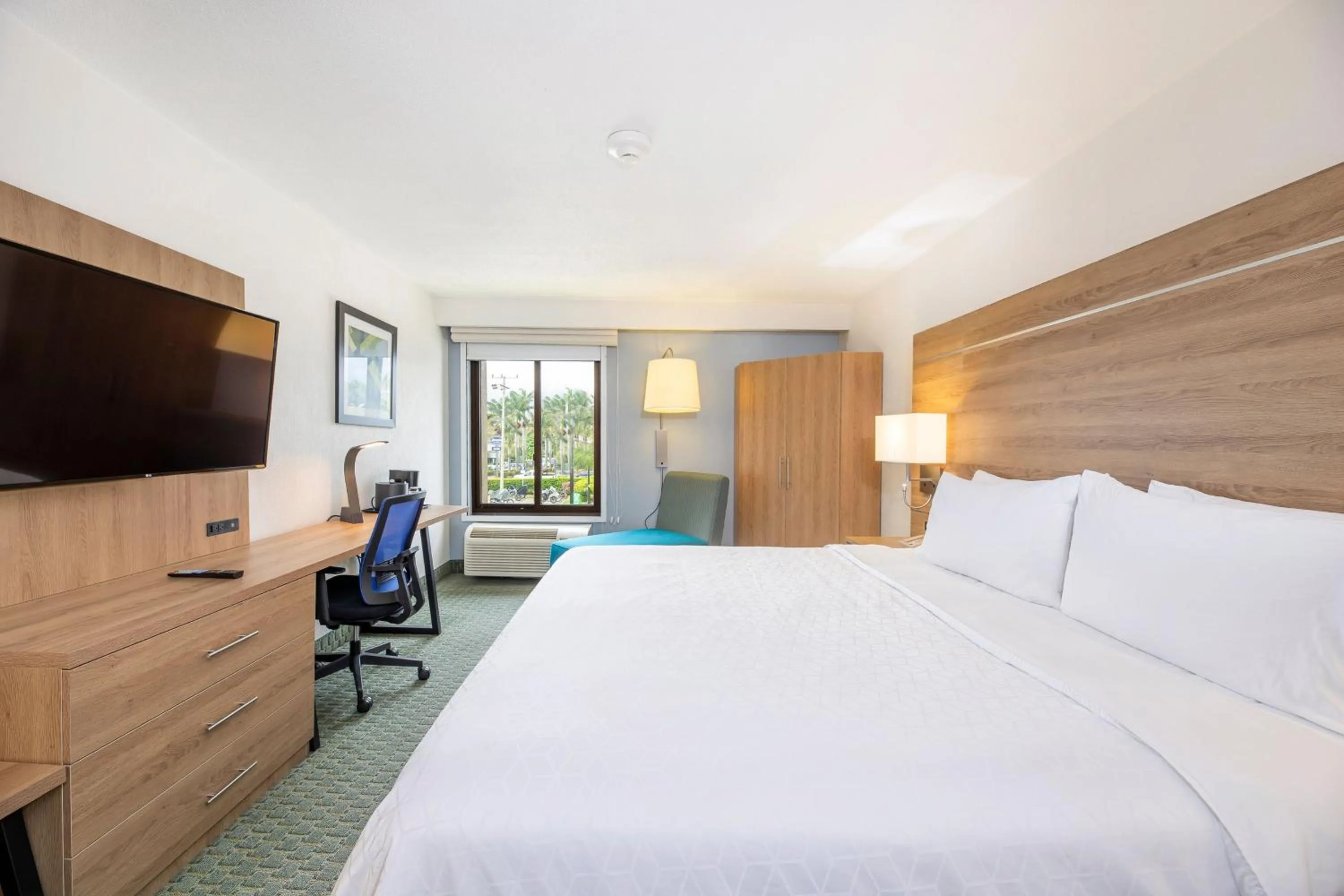 Photo of the whole room, Bed in Holiday Inn Express San Jose Costa Rica Airport by IHG