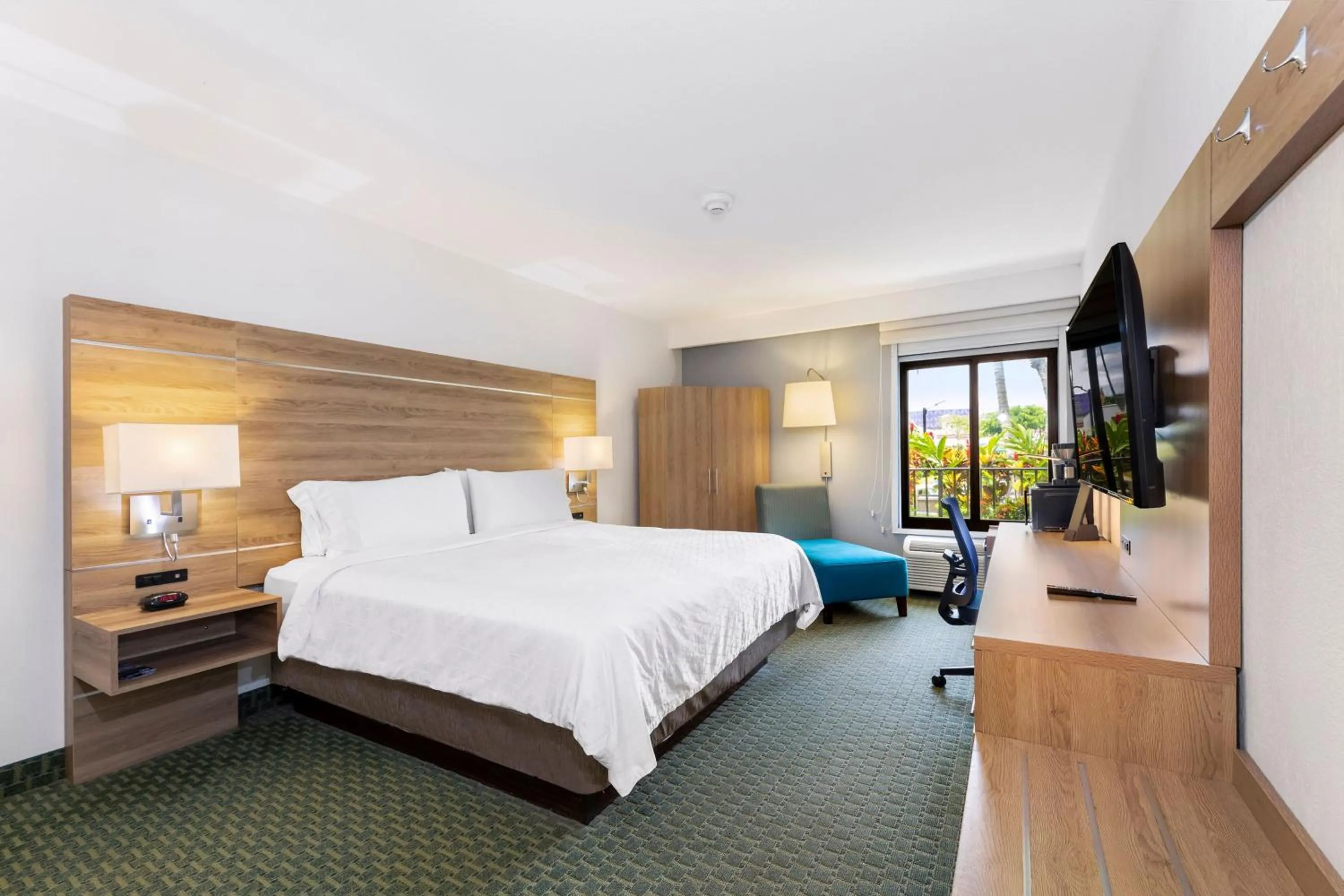 Photo of the whole room, Bed in Holiday Inn Express San Jose Costa Rica Airport by IHG