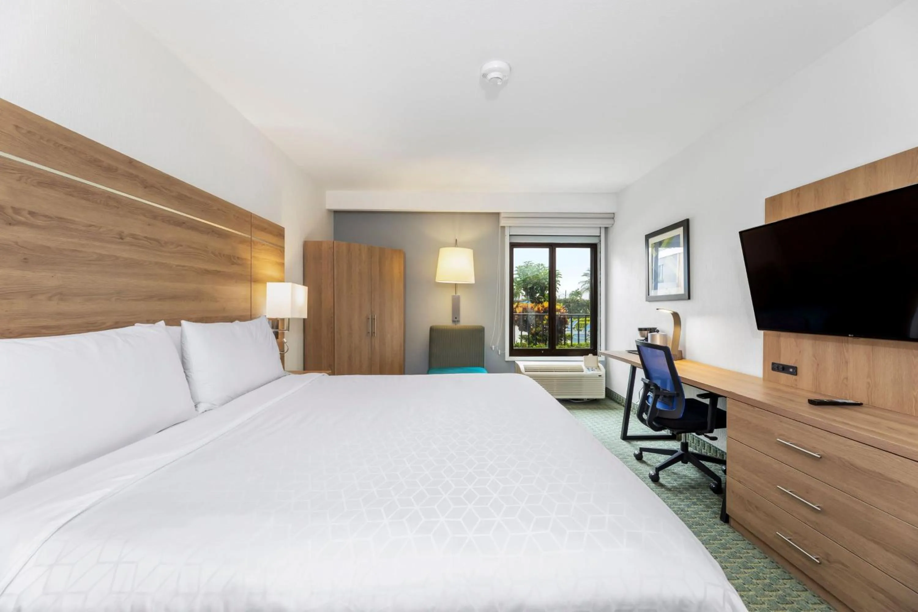 Photo of the whole room, Bed in Holiday Inn Express San Jose Costa Rica Airport by IHG