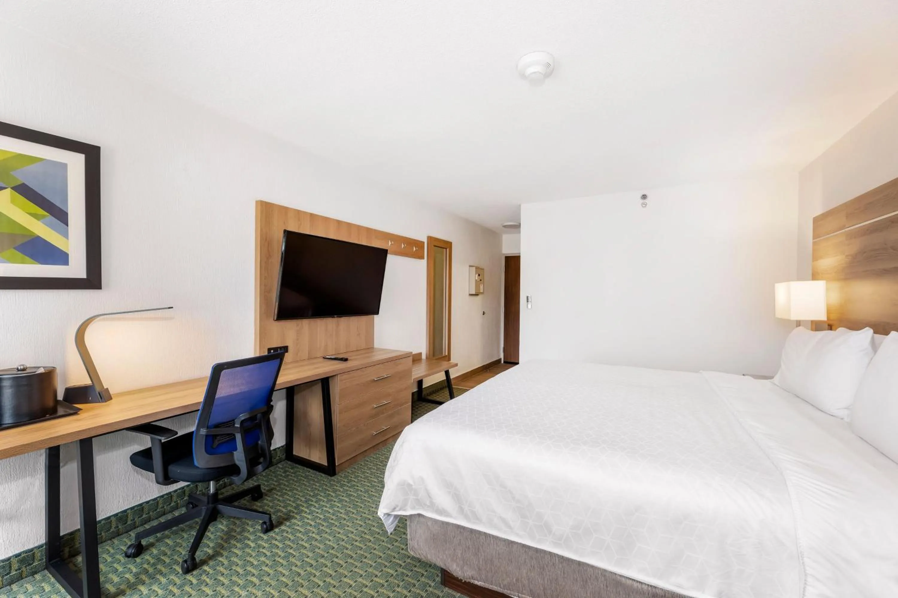 Photo of the whole room, Bed in Holiday Inn Express San Jose Costa Rica Airport by IHG