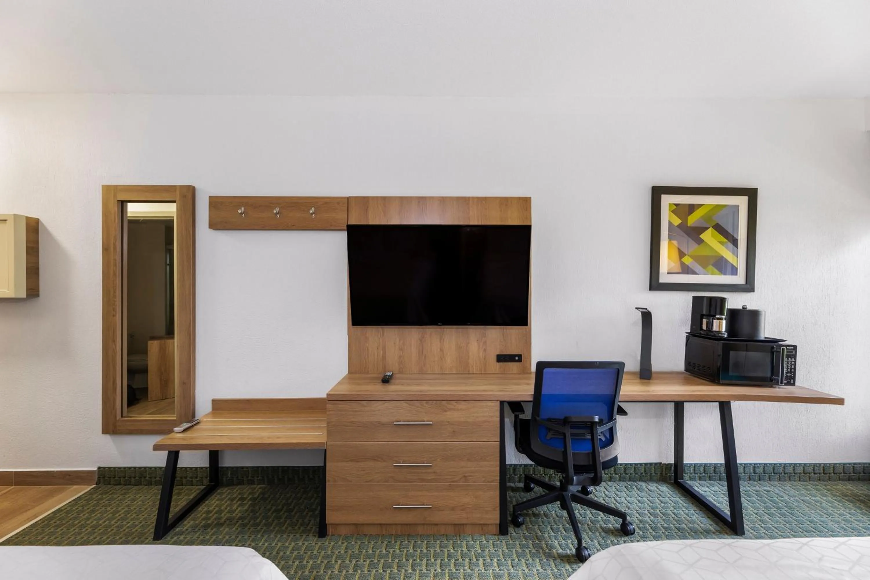 Photo of the whole room in Holiday Inn Express San Jose Costa Rica Airport by IHG