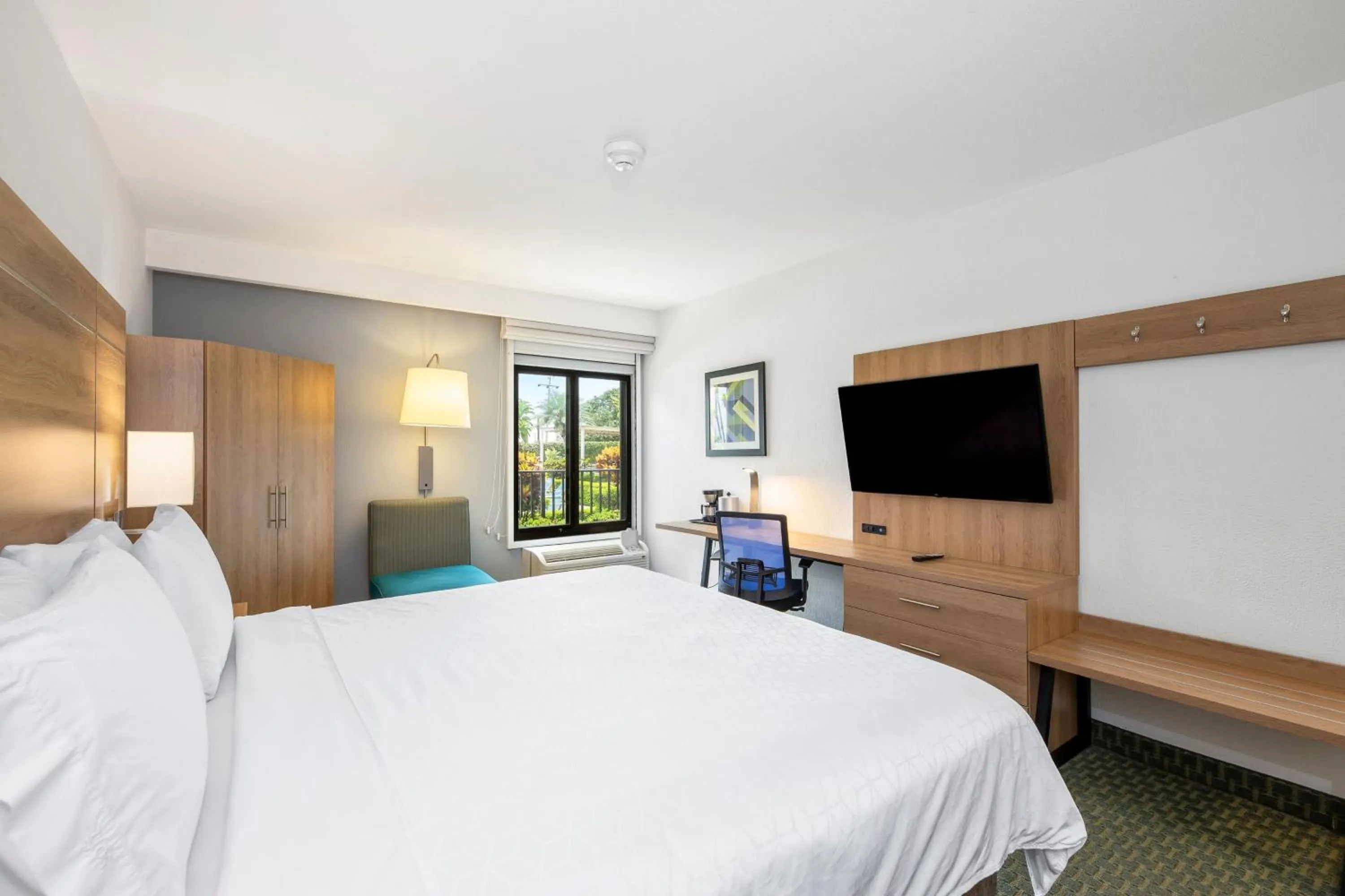 Photo of the whole room, Bed in Holiday Inn Express San Jose Costa Rica Airport by IHG