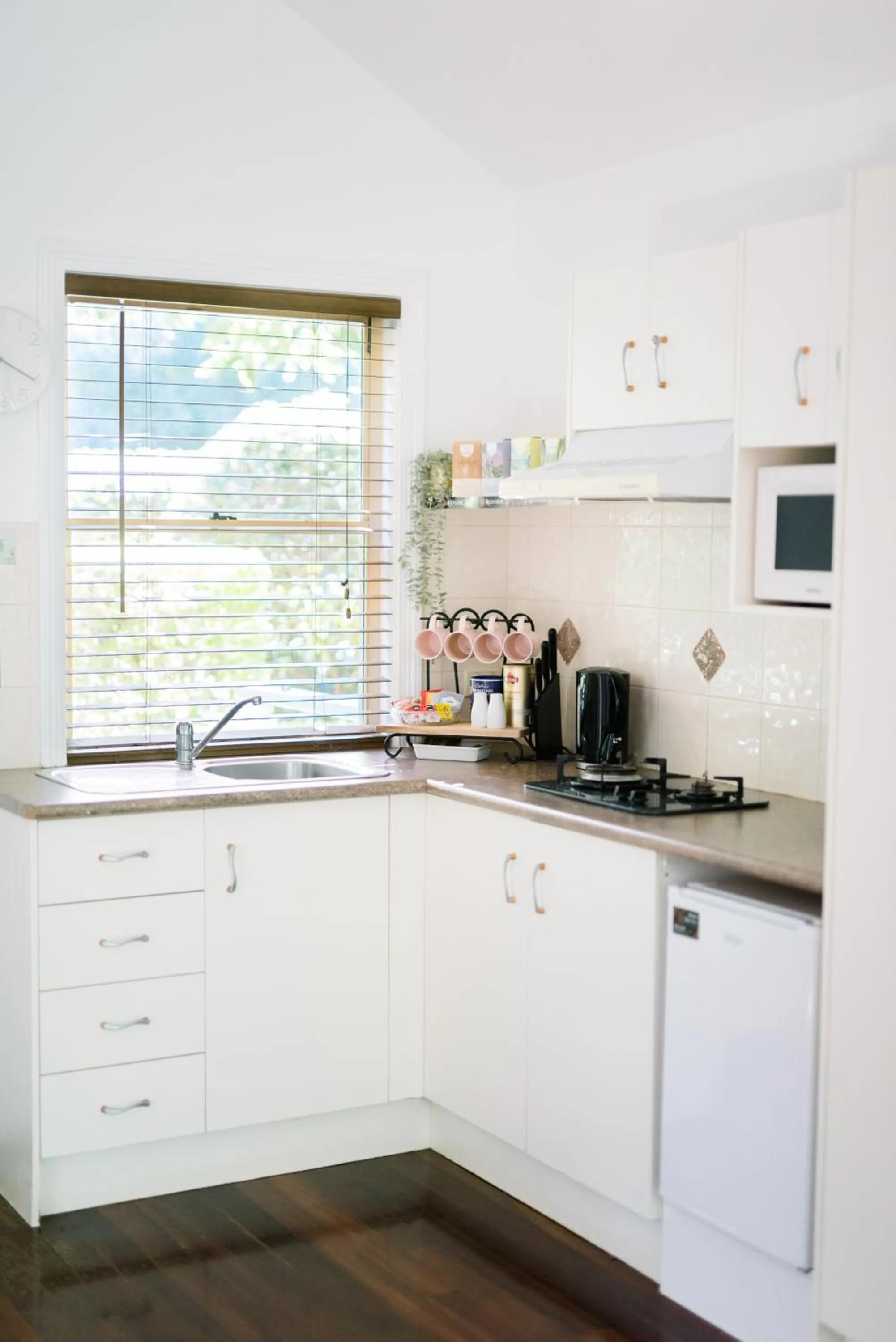 Kitchen or kitchenette in Shambala Estate Cottages