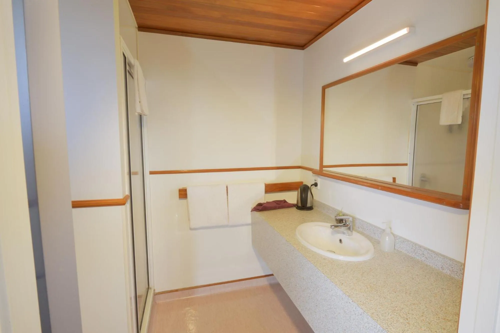 Toilet in Wilderness Motel Accommodation