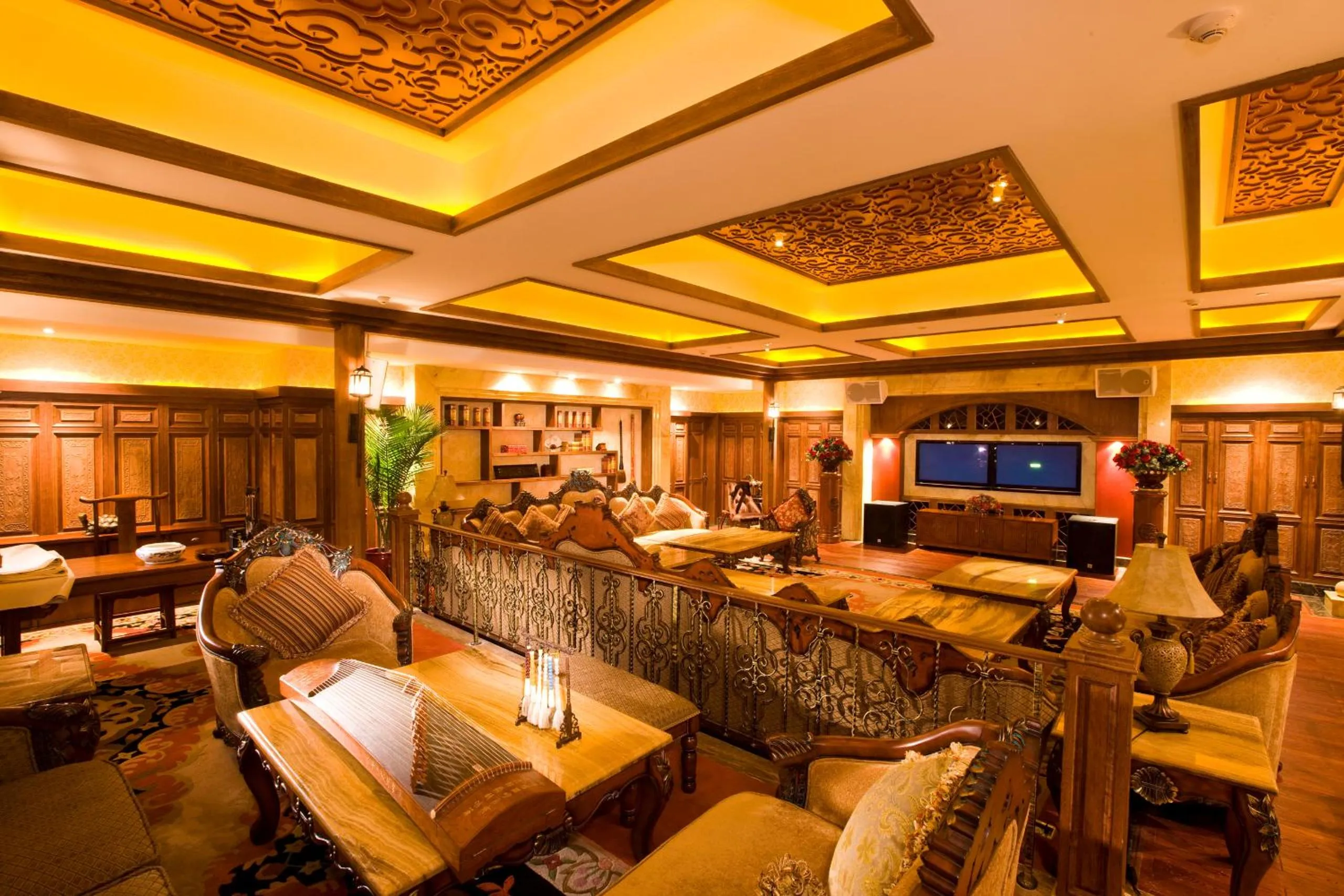 Nightclub / DJ in Nanyuan Universe Deluxe Hotel