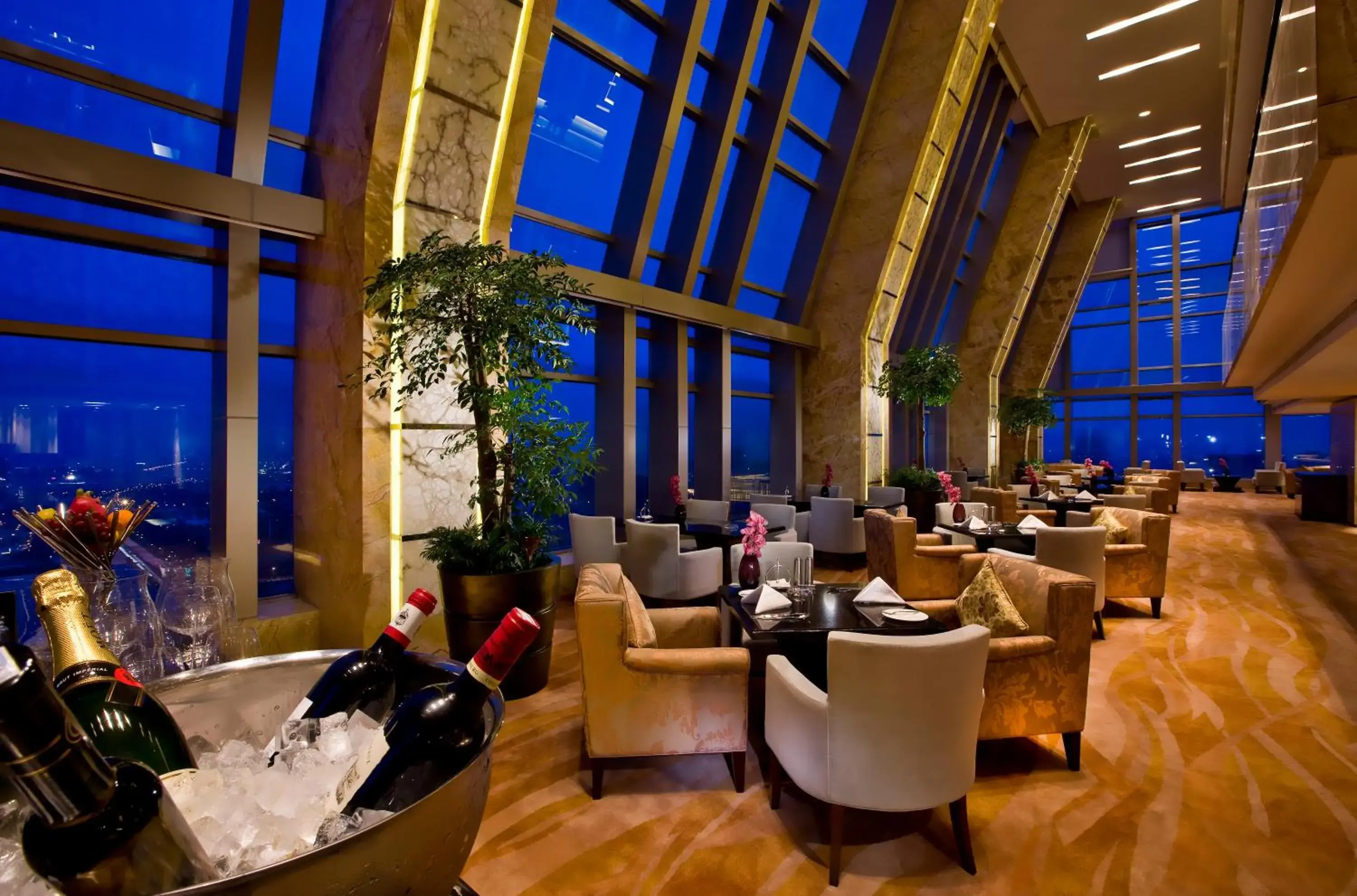 Restaurant/places to eat in Nanyuan Universe Deluxe Hotel Restaurant/places to eat in Nanyuan Universe Deluxe Hotel