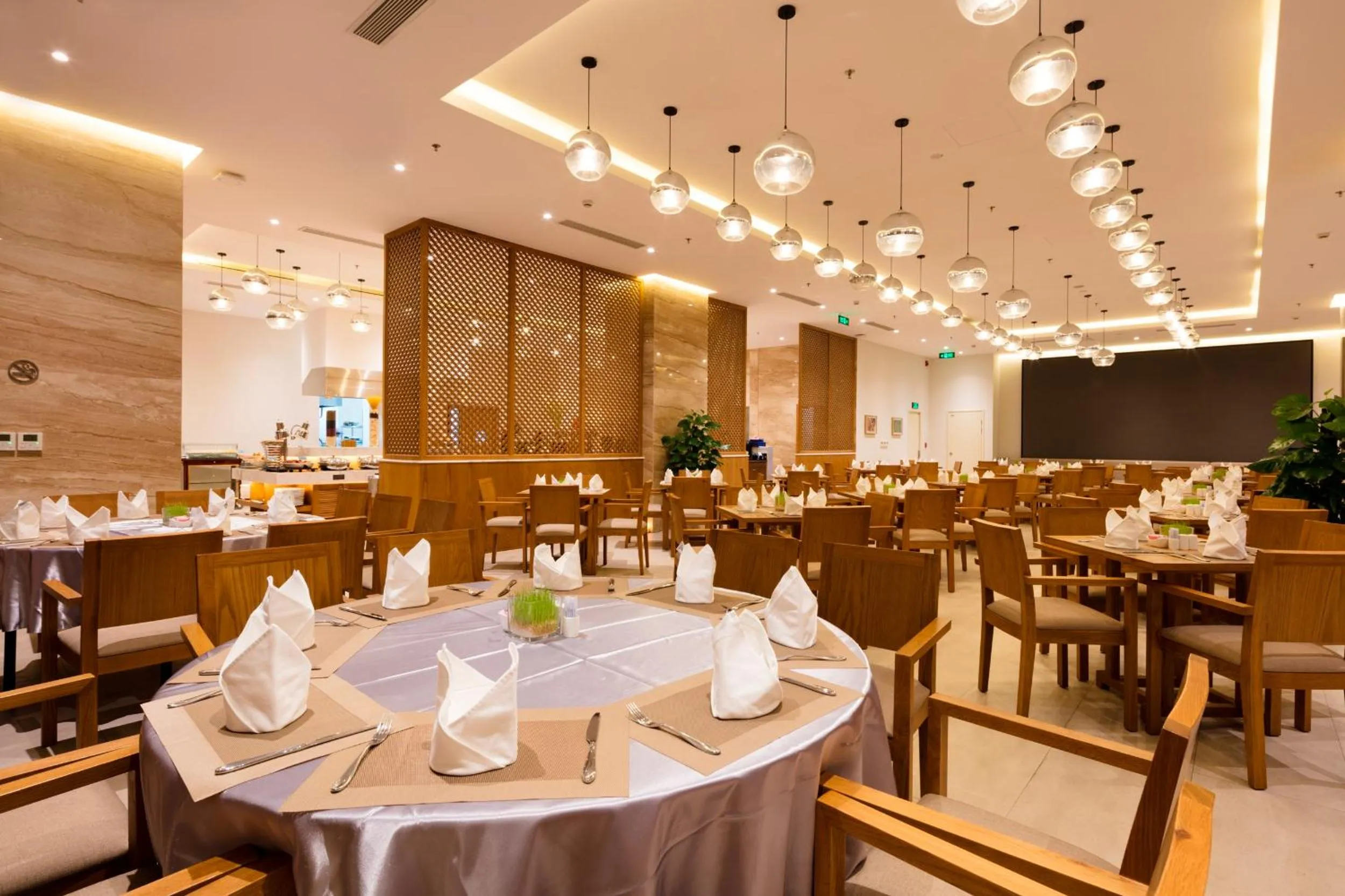 Restaurant/places to eat in Nagar Hotel Nha Trang
