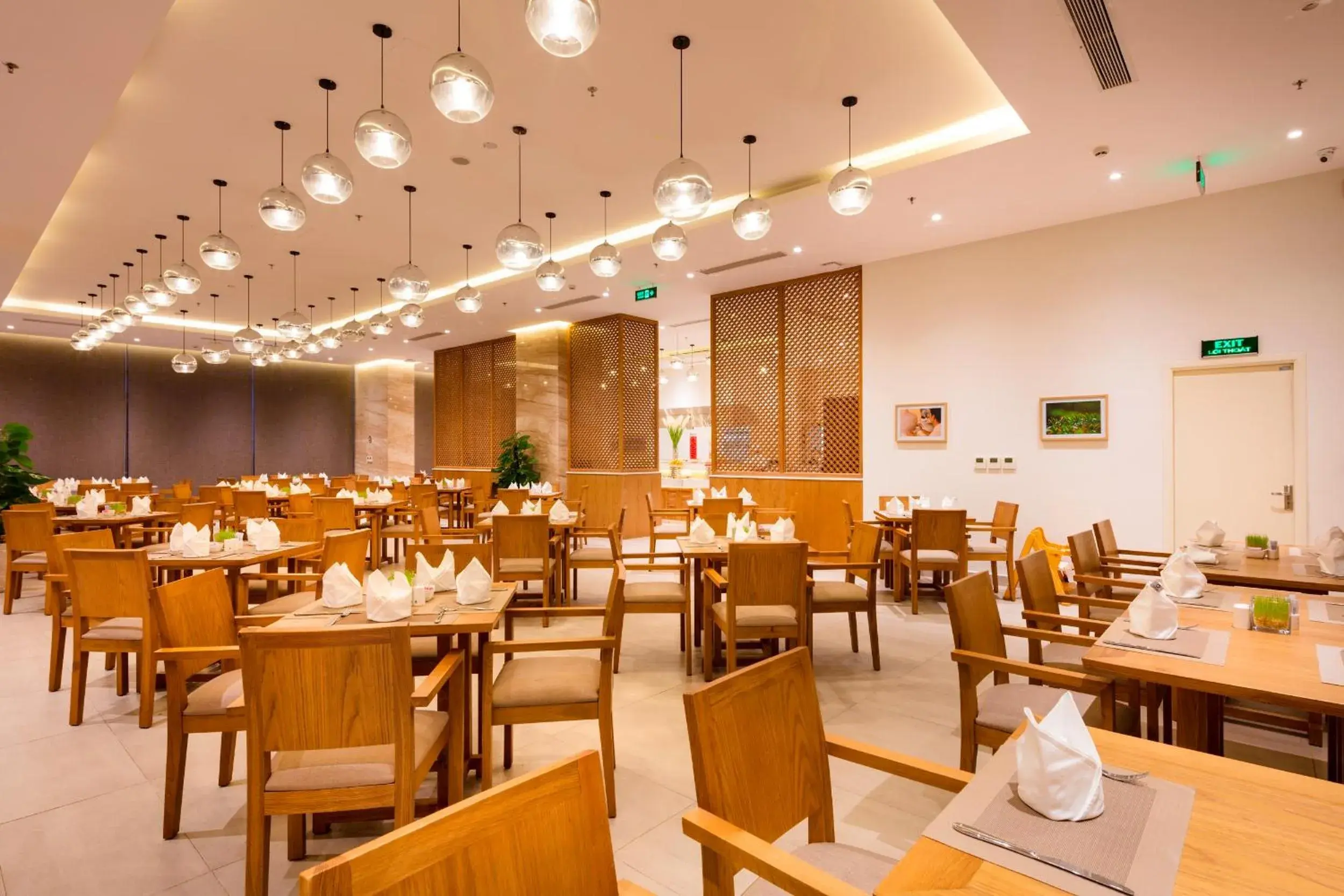 Restaurant/places to eat in Nagar Hotel Nha Trang Restaurant/places to eat in Nagar Hotel Nha Trang