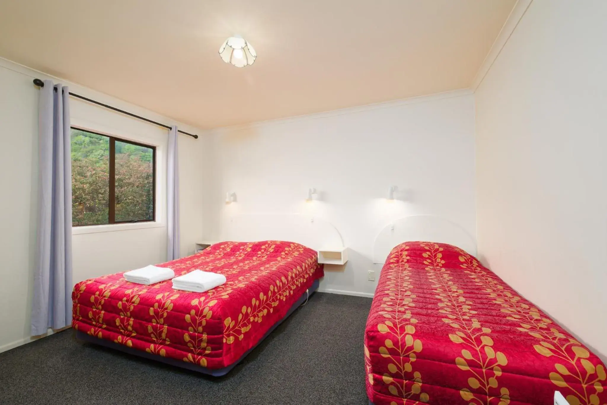 Bed in Blue Seas Motel Bed in Blue Seas Motel