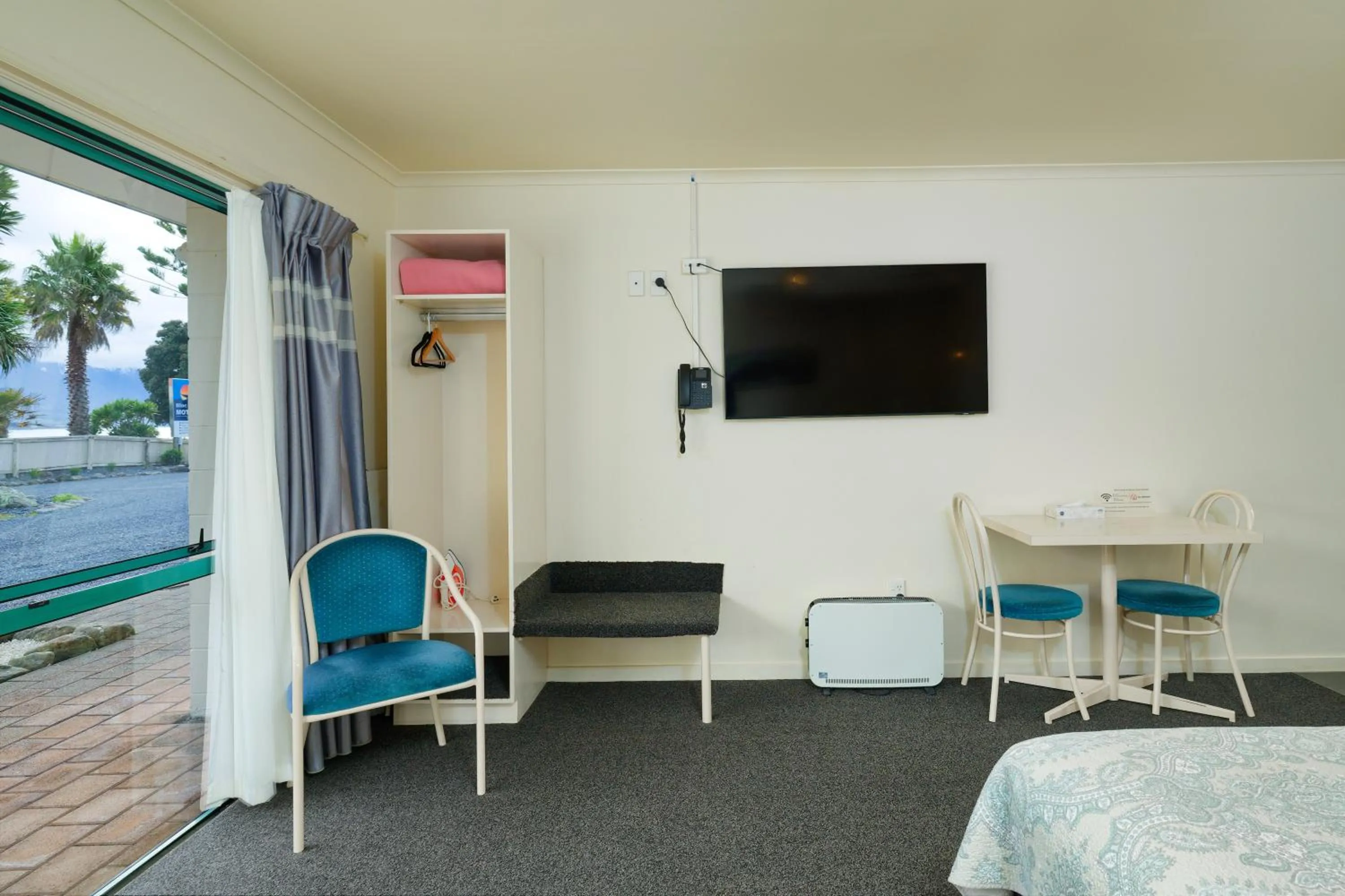 Bed in Blue Seas Motel