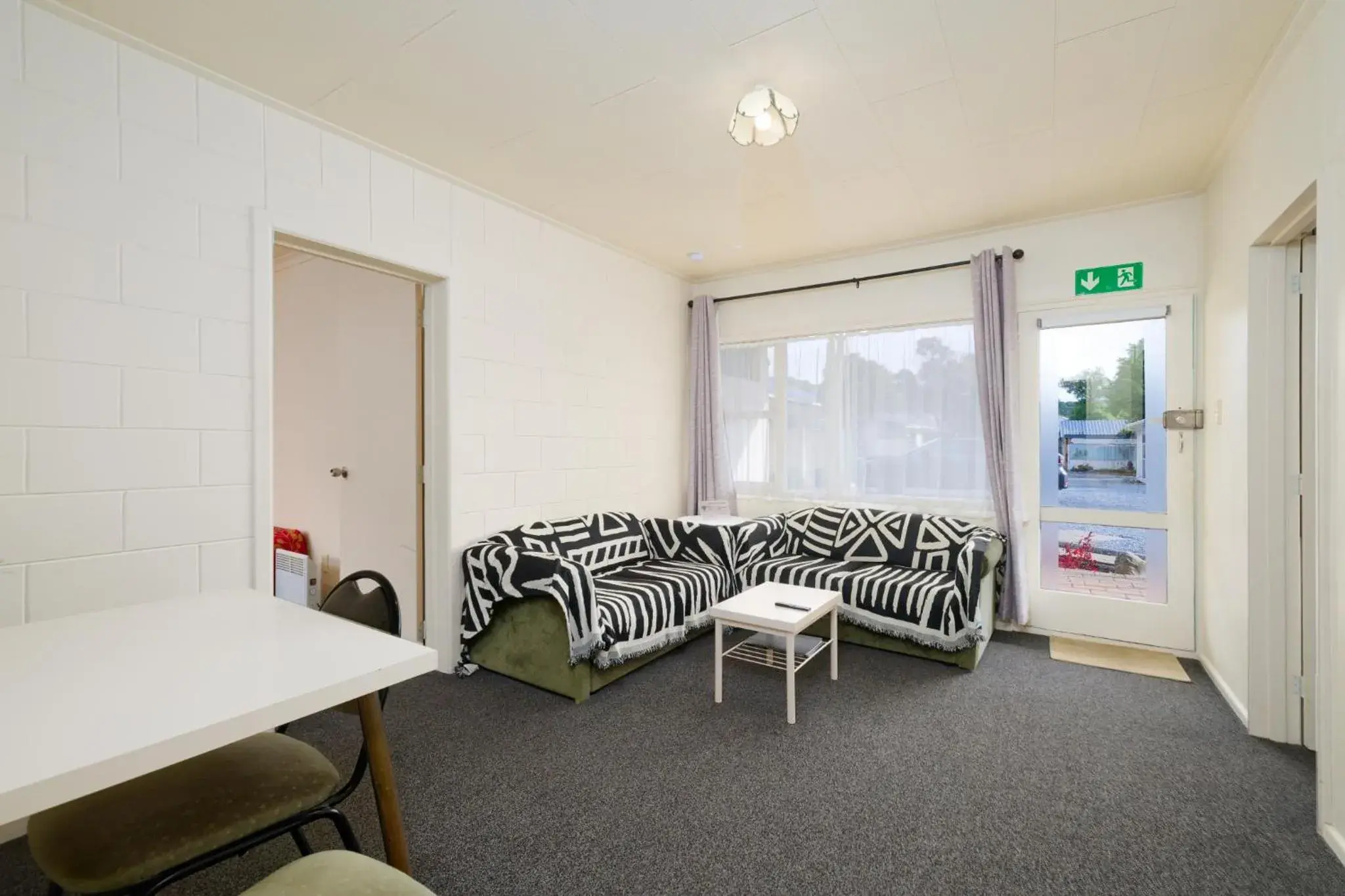 Bed in Blue Seas Motel Bed in Blue Seas Motel