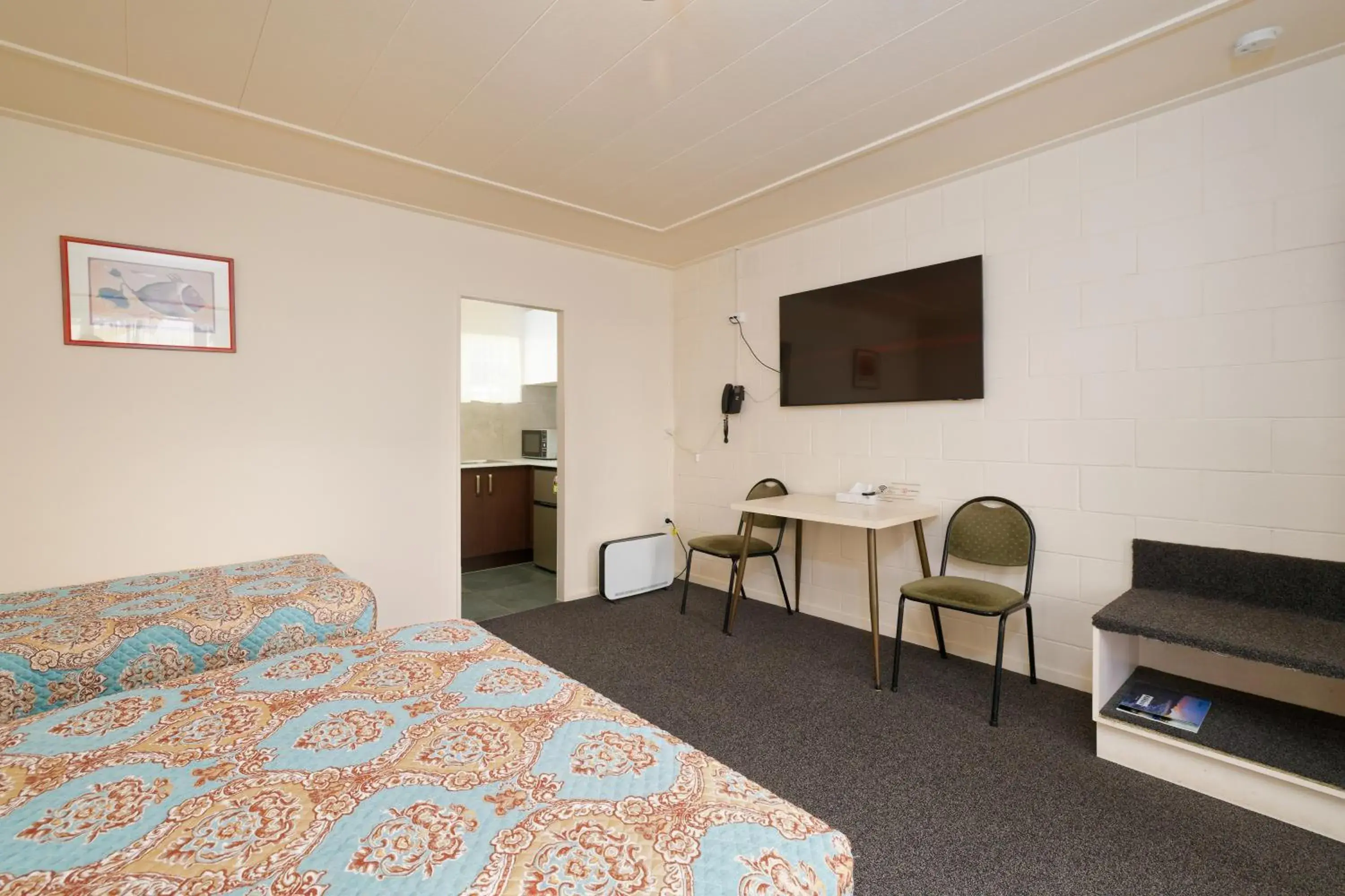 Bed in Blue Seas Motel Bed in Blue Seas Motel