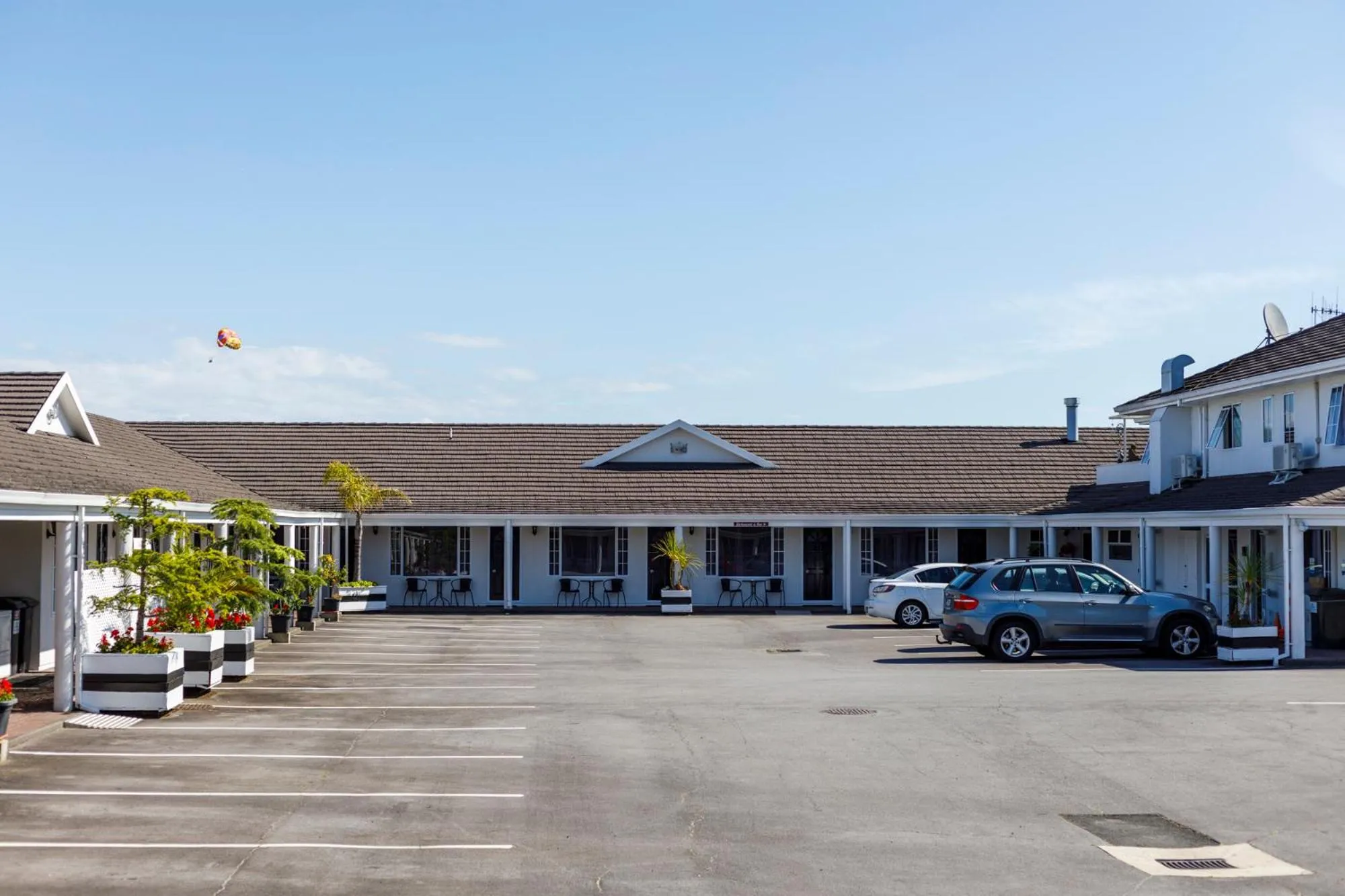 Parking in ASURE PRINCE motor lodge