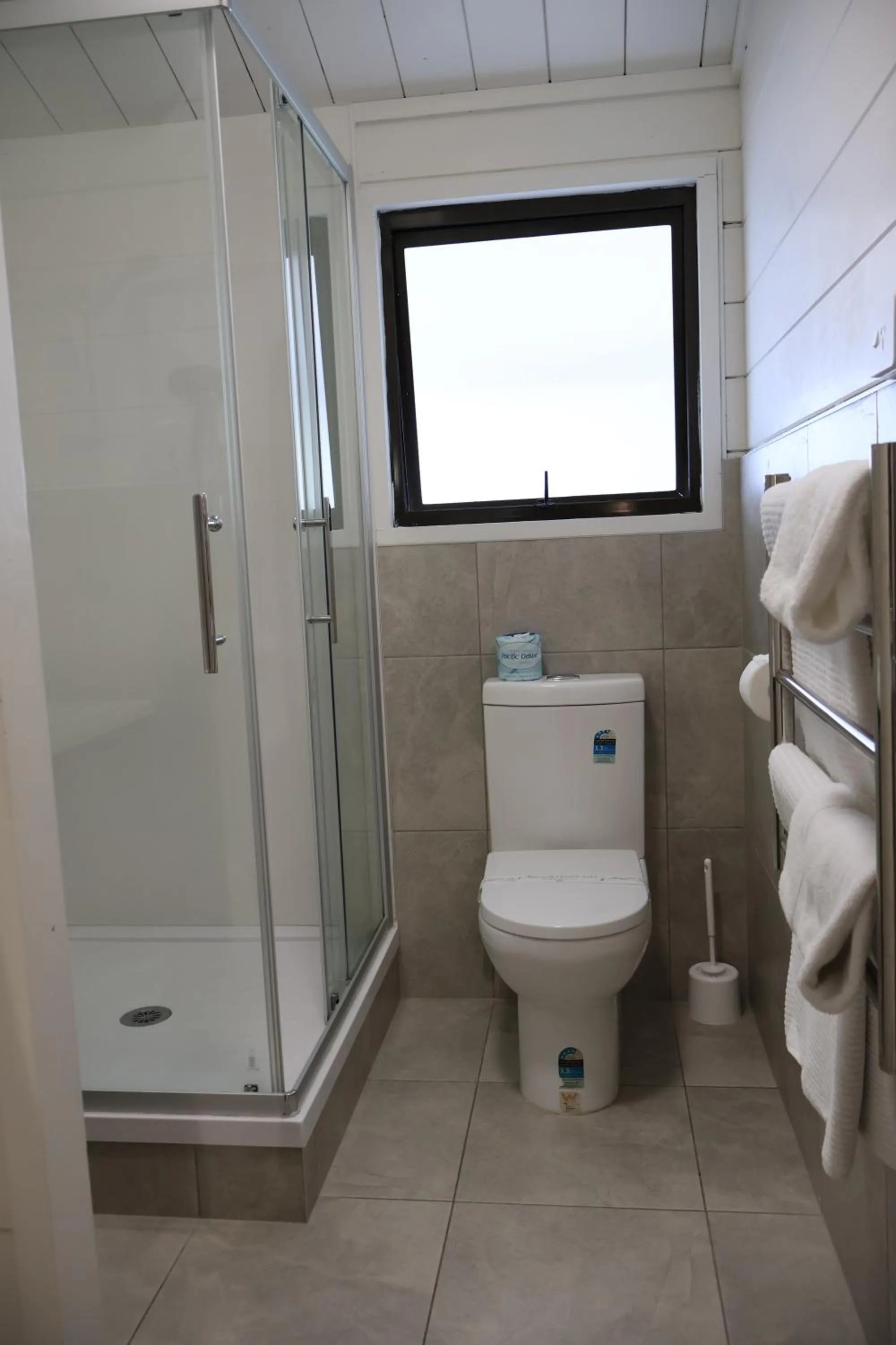 Bathroom in Bounty Motel