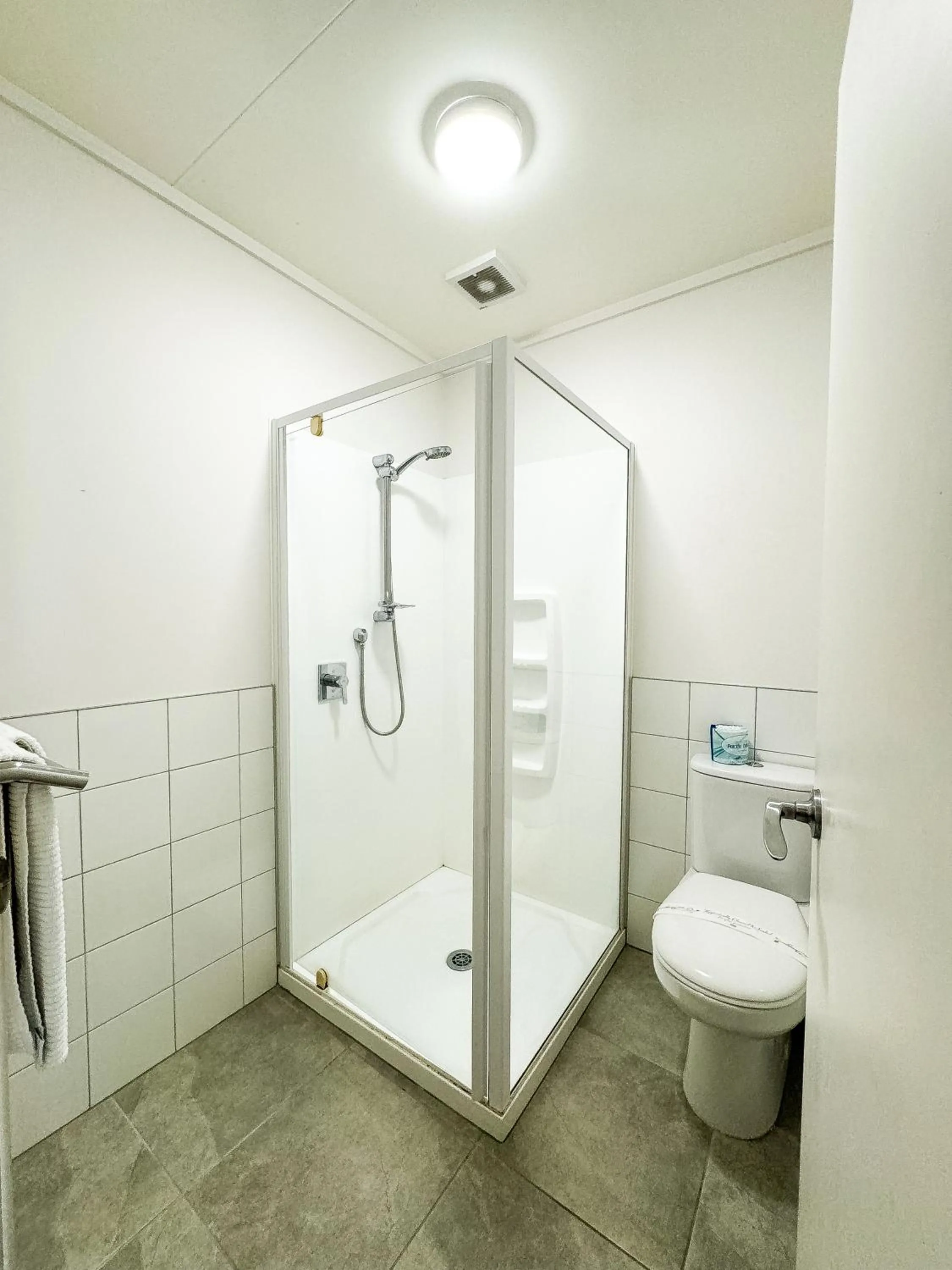 Shower in Bounty Motel