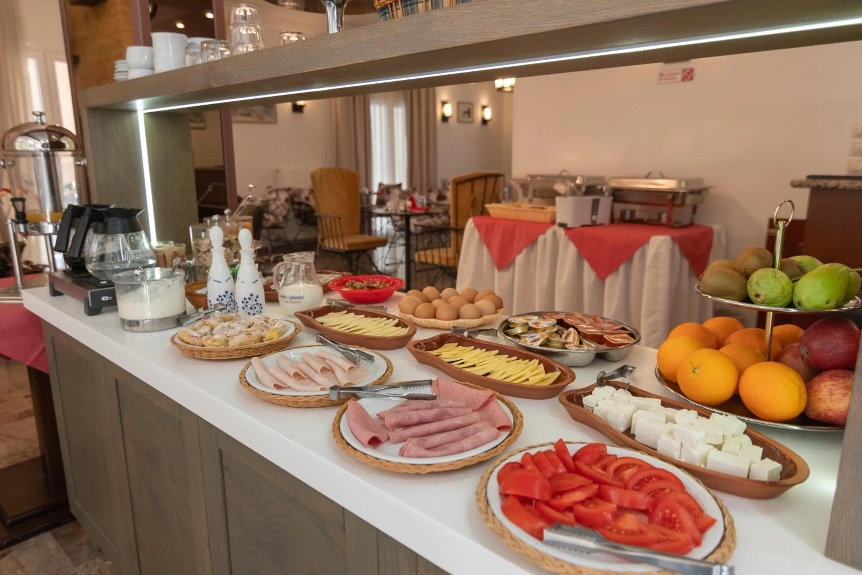 Restaurant/places to eat in Aklidi Hotel