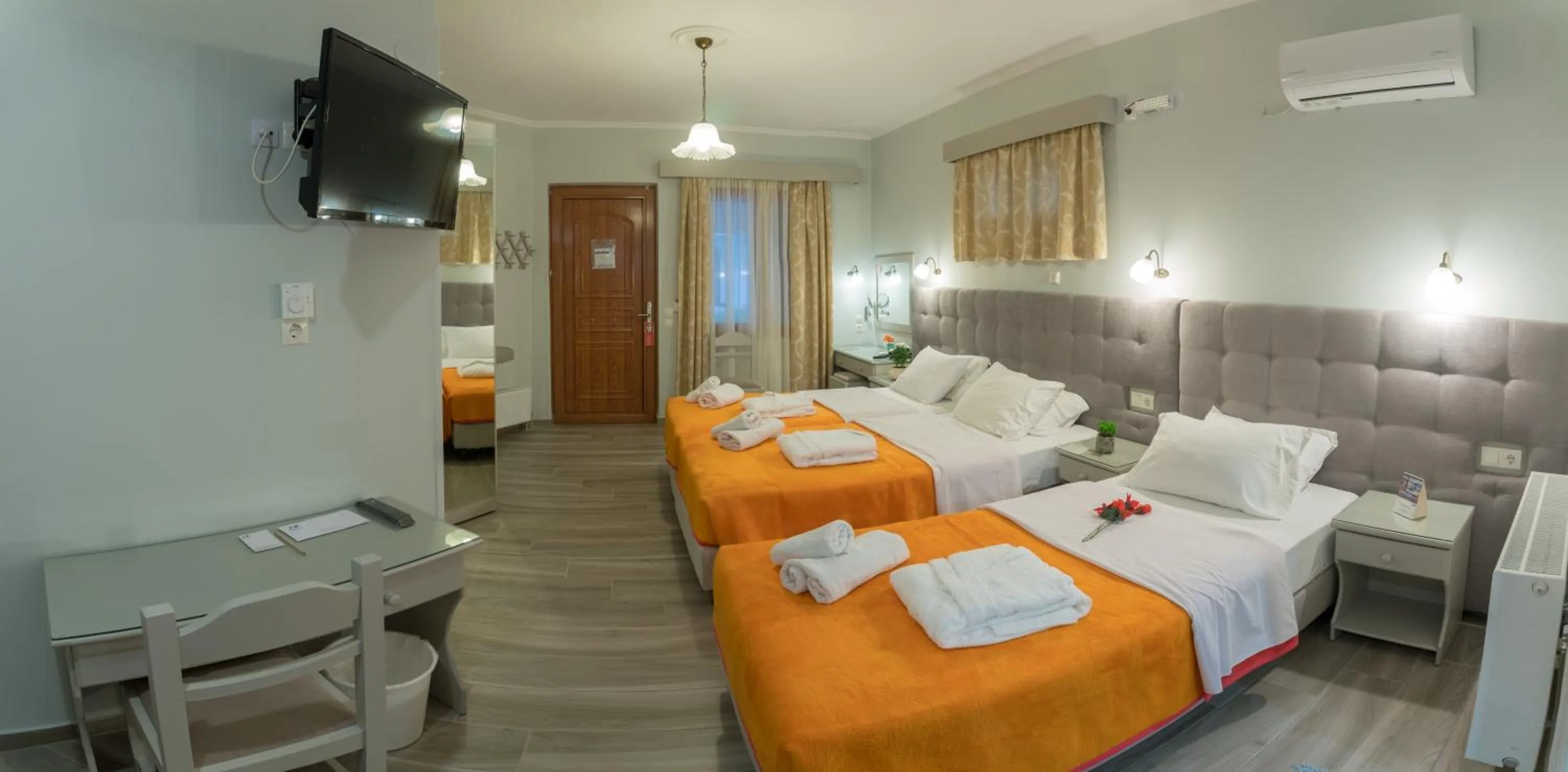 Balcony/Terrace, Bed in Aklidi Hotel