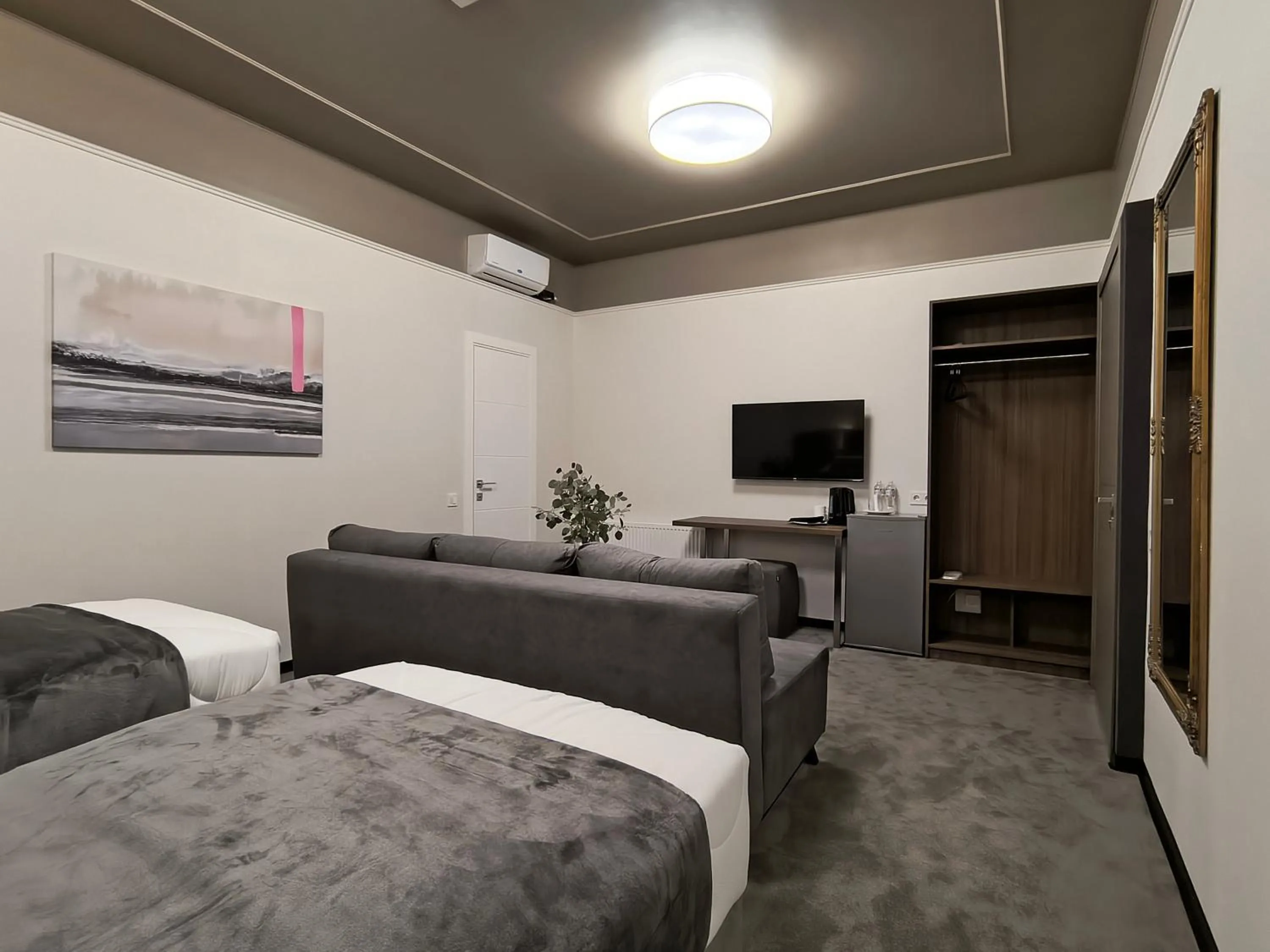 Bed in Mini Hotel on Brovarskaya