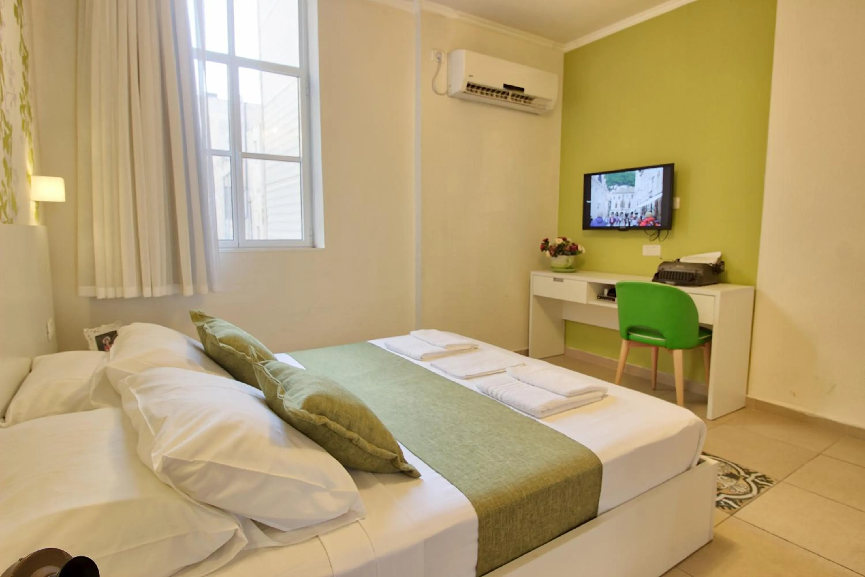 Bedroom, Bed in 1926 Designed ApartHotel