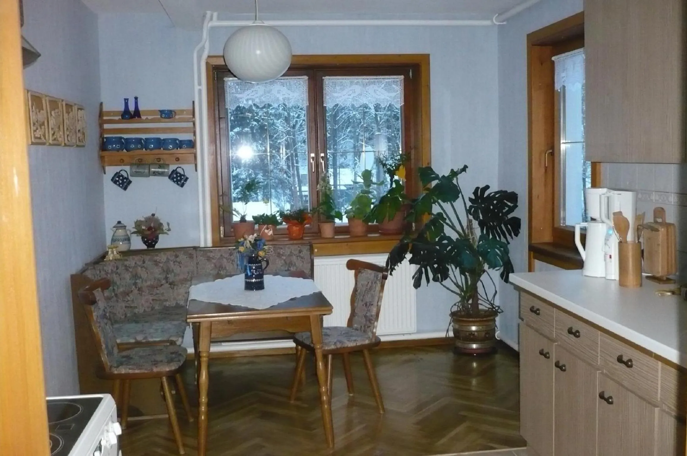 Dining area in Hammerfinken-Nest