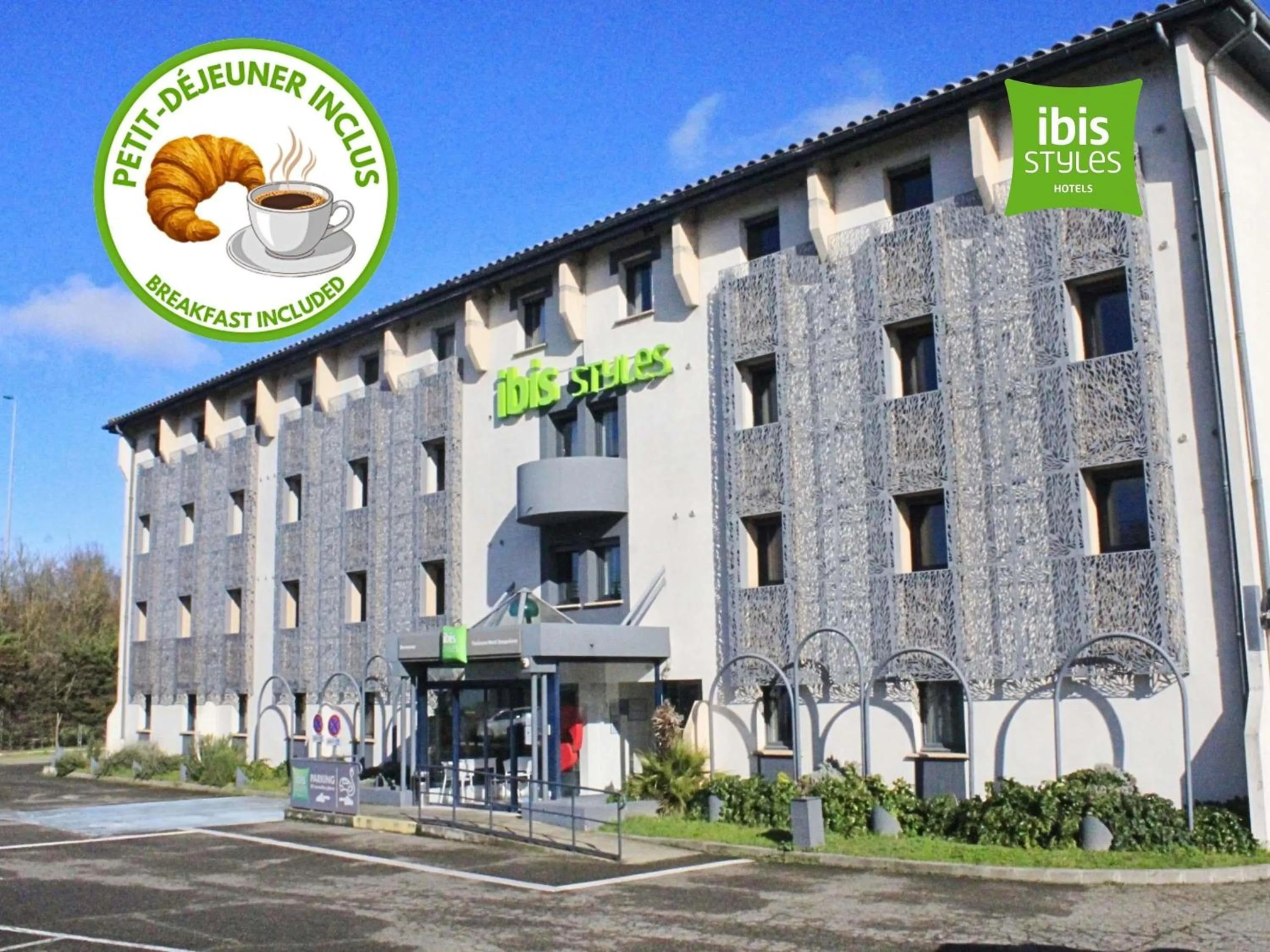 Property building in ibis Styles Toulouse Nord Sesquieres