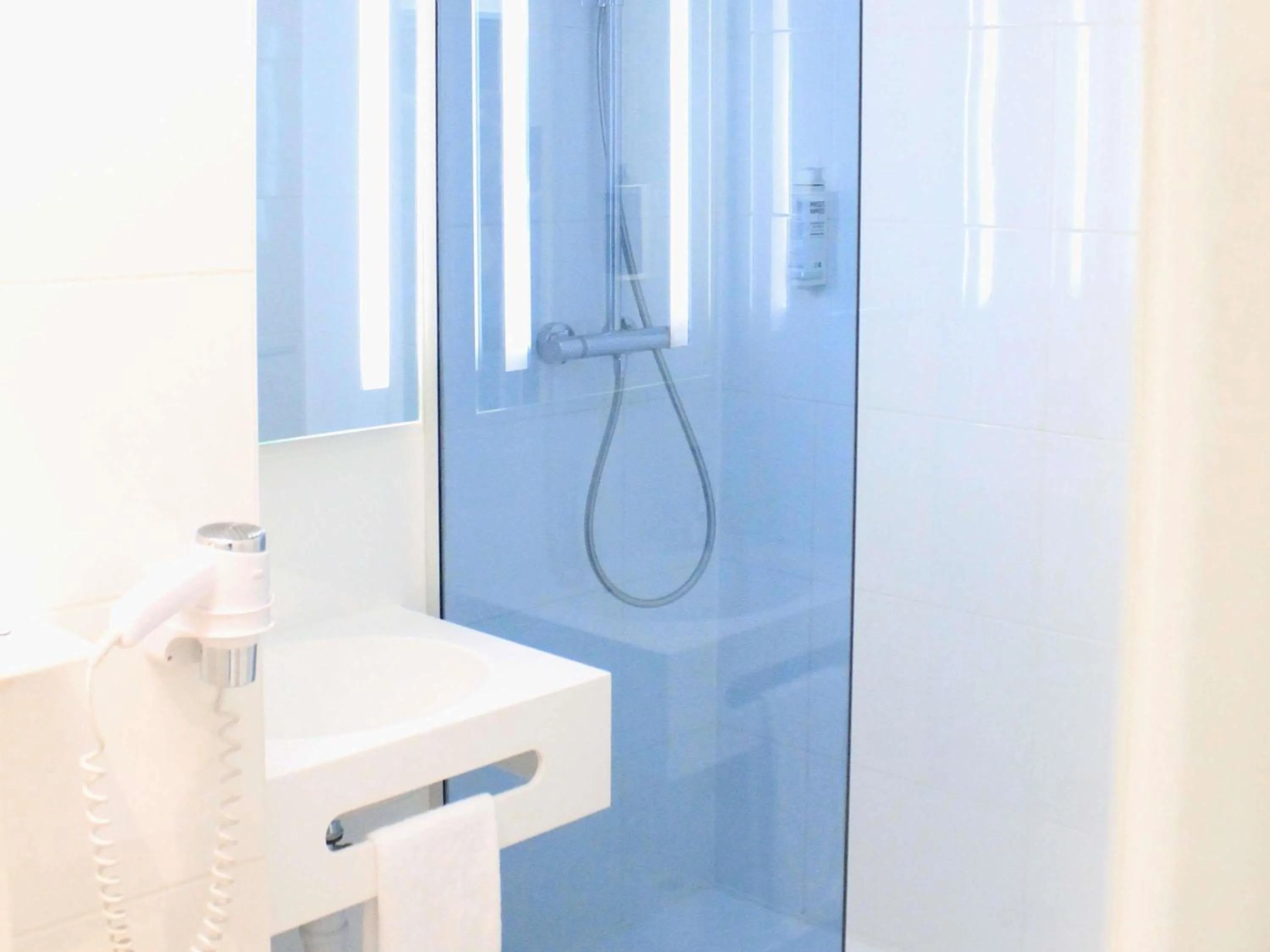 Bedroom in ibis Styles Toulouse Nord Sesquieres