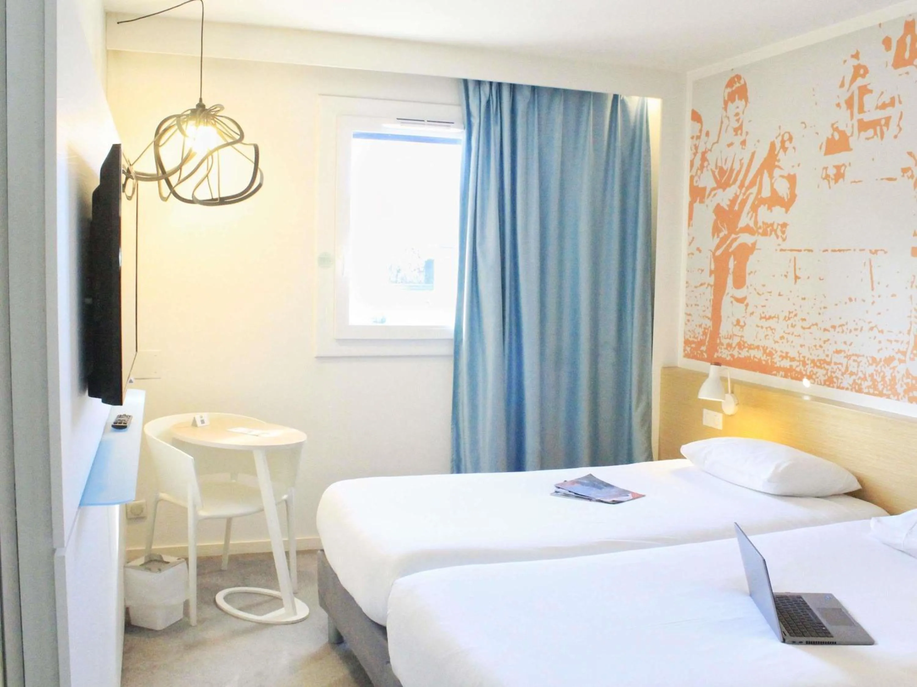 Bedroom, Bed in ibis Styles Toulouse Nord Sesquieres
