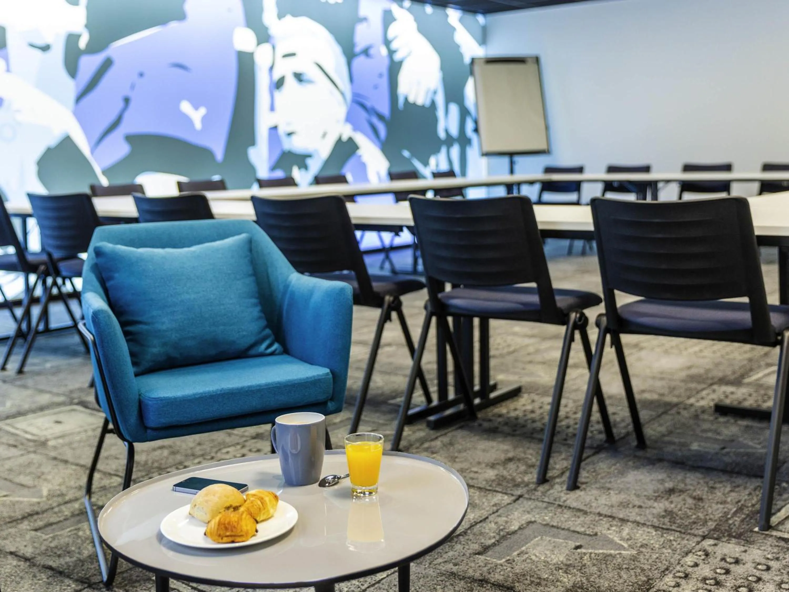 Meeting/conference room in ibis Styles Toulouse Nord Sesquieres